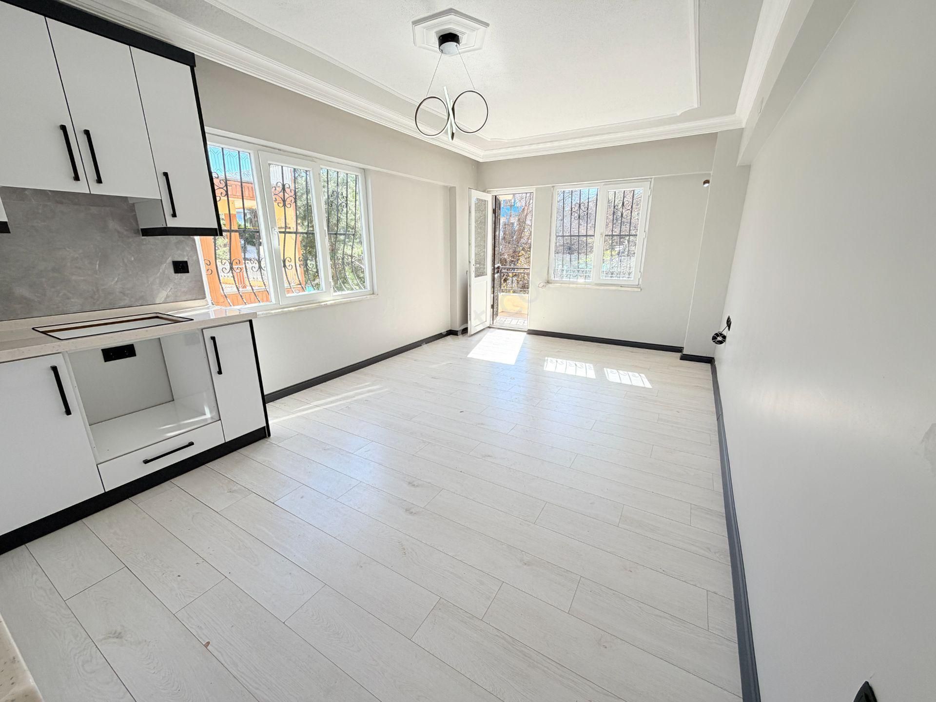 Didim Çamlık'ta Denize 300m Ara Kat Ön Cephe Masrafsız 2+1 Daire - Görsel 4