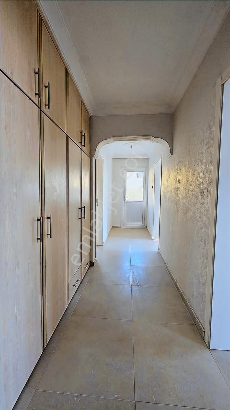 Bozyaka Kapalı Pazar Yerine 1 Dakika Mesafede Ferah Köşe Daire - Görsel 6