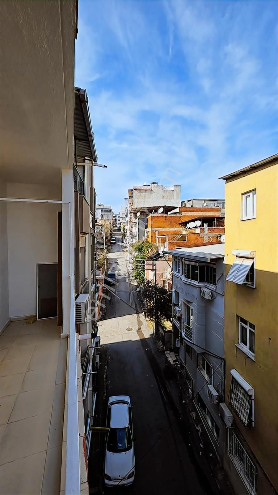 Bozyaka Kapalı Pazar Yerine 1 Dakika Mesafede Ferah Köşe Daire - Görsel 4