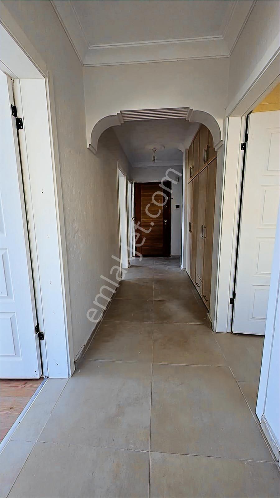 Bozyaka Kapalı Pazar Yerine 1 Dakika Mesafede Ferah Köşe Daire - Görsel 13