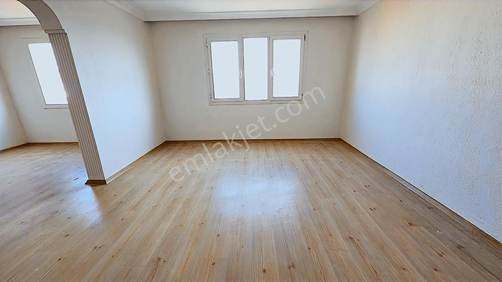 Bozyaka Kapalı Pazar Yerine 1 Dakika Mesafede Ferah Köşe Daire - Görsel 2