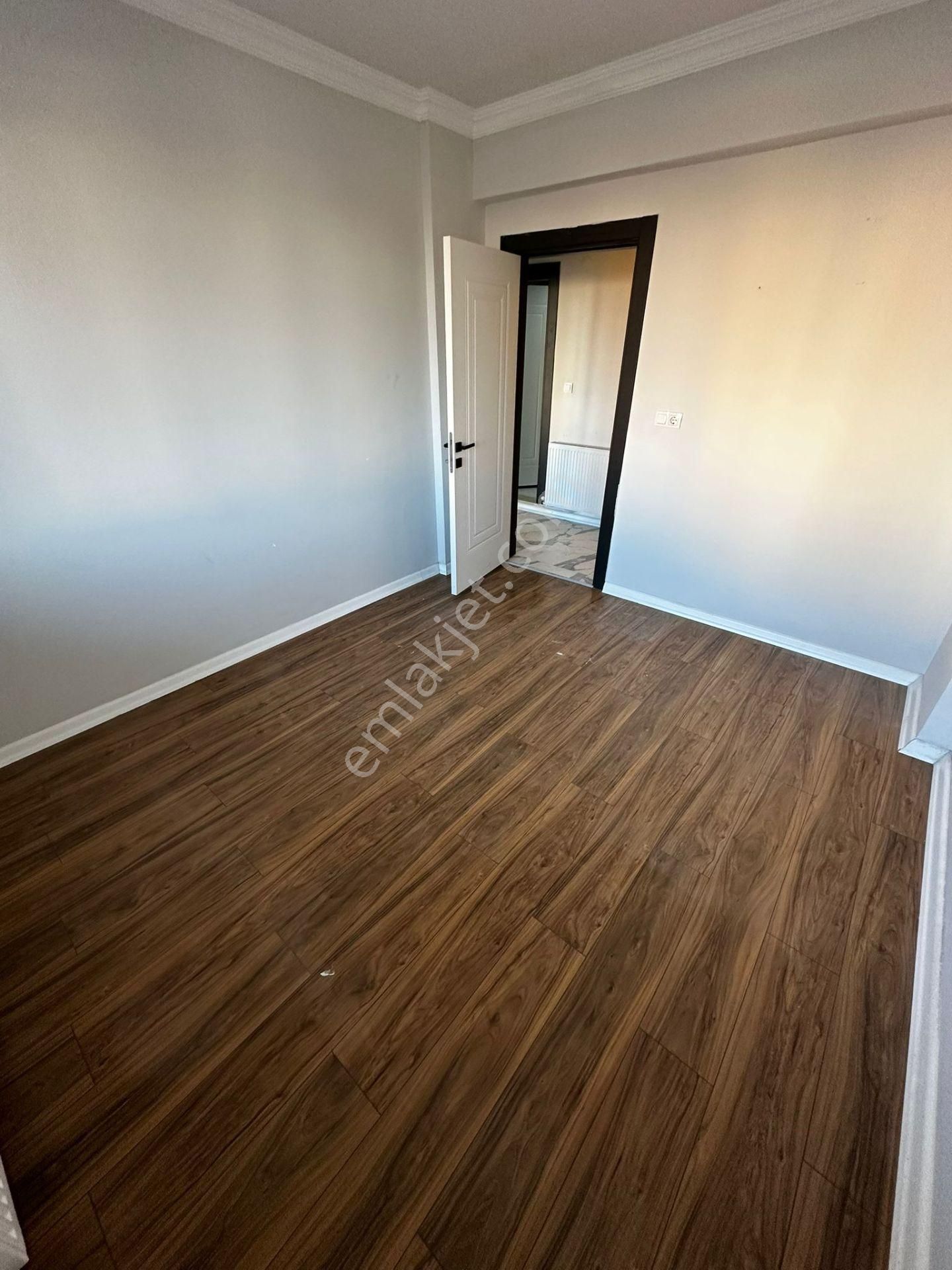 🏡ahmet Bedevi Mahallesi 🏡 ✅2+1 90m2 3 Katlının Zemin Katı ❇️açık Mutfak Petek Kombili - Görsel 2