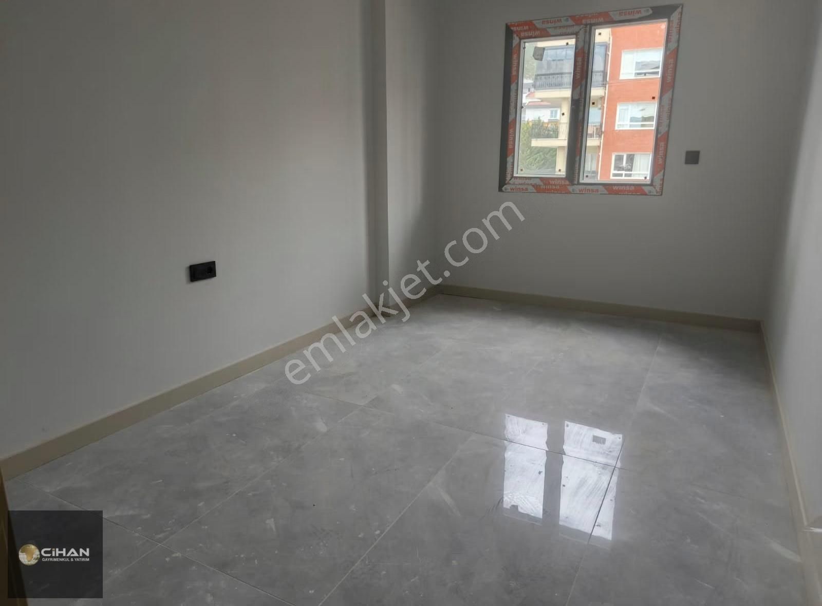 Kuşadası Cihan Gayrimenkulden Ege Mh.ara Kat 2+1 Daire - Görsel 4