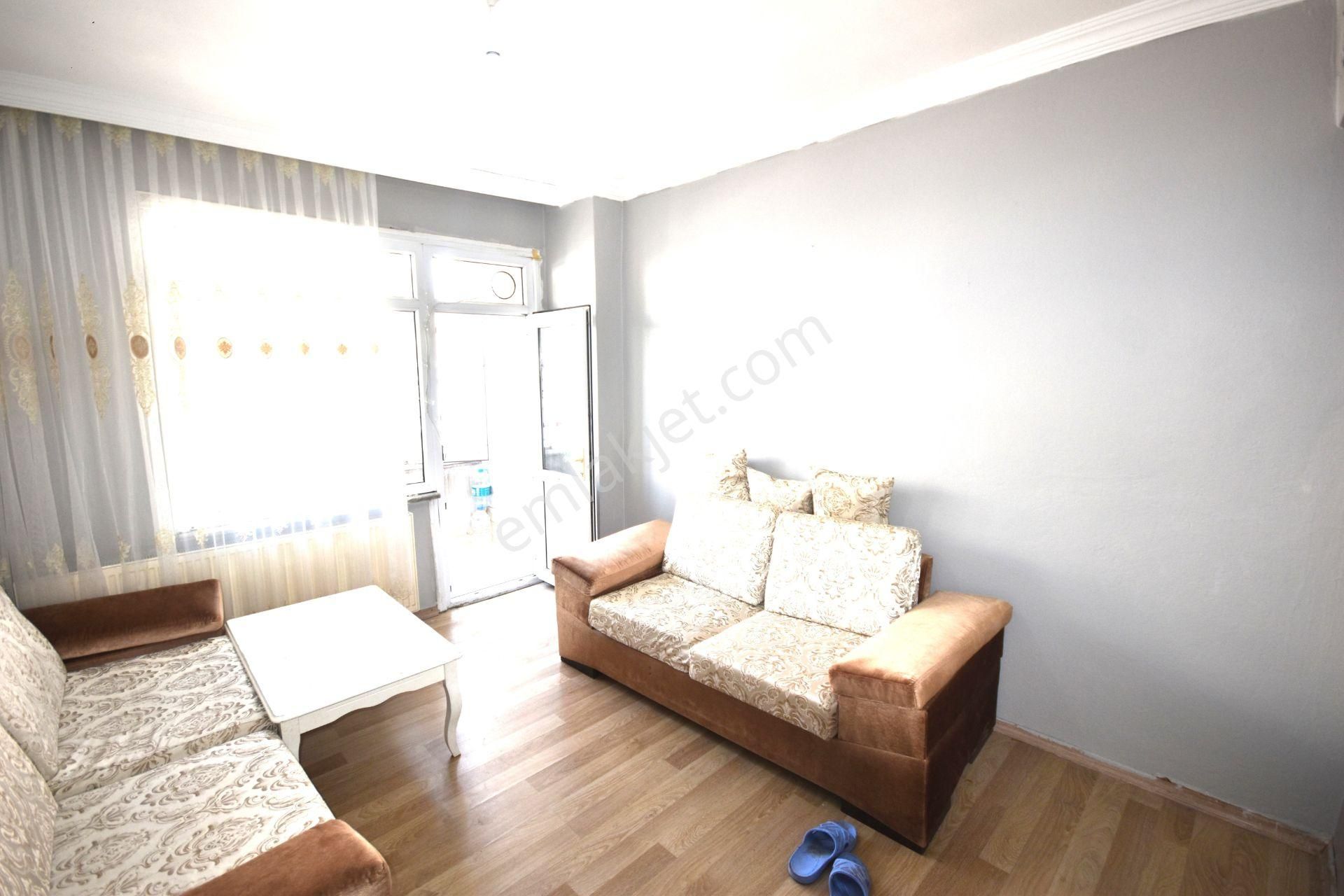 Seba'dan Kanarya Mh 1+1 70m2 Doğalgaz Kombili Kiralık 3.kat Daire