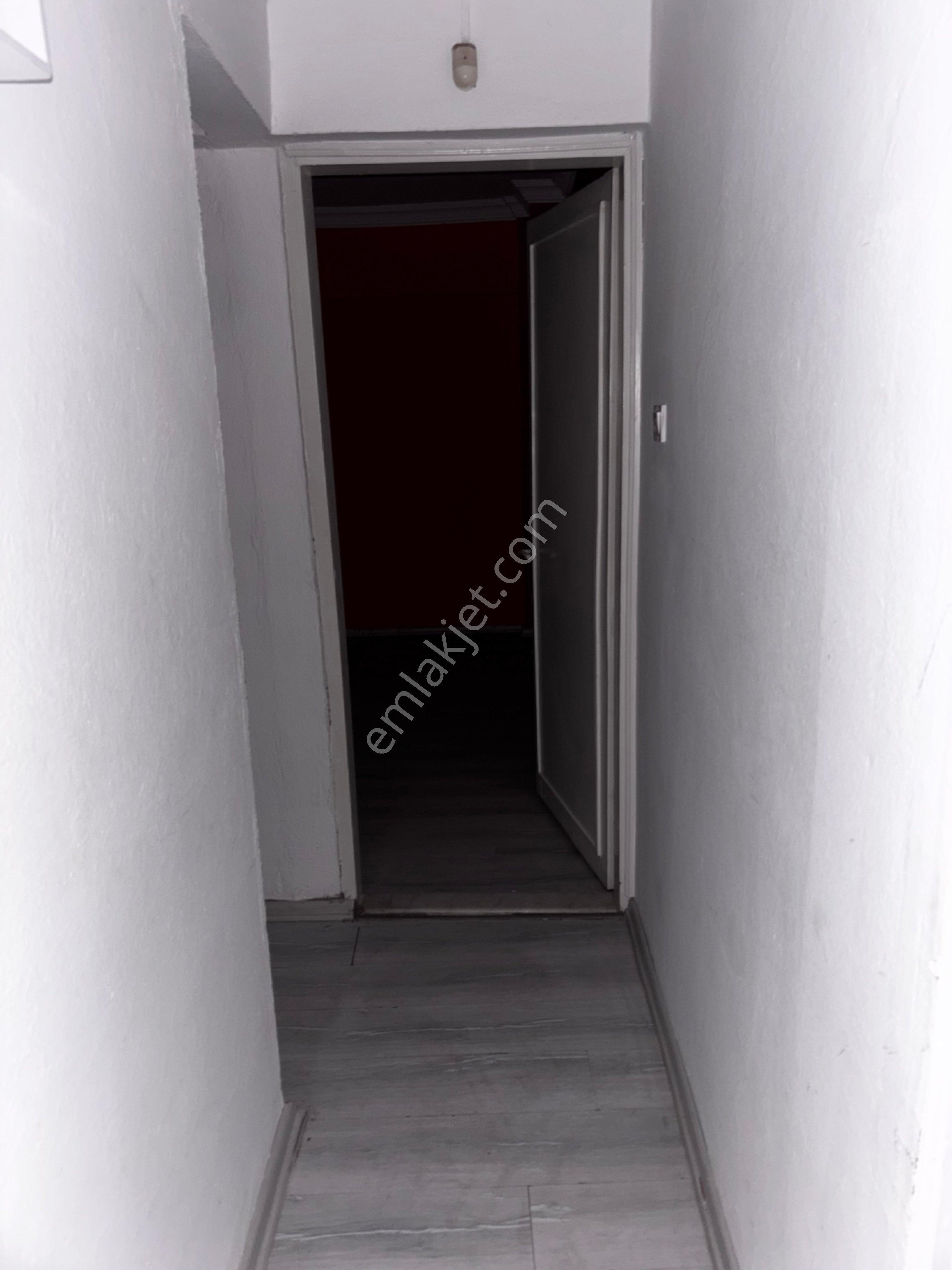 257 Yeni Mahallede Kiralık Doğalgazlı 3+1 Daire - Görsel 2