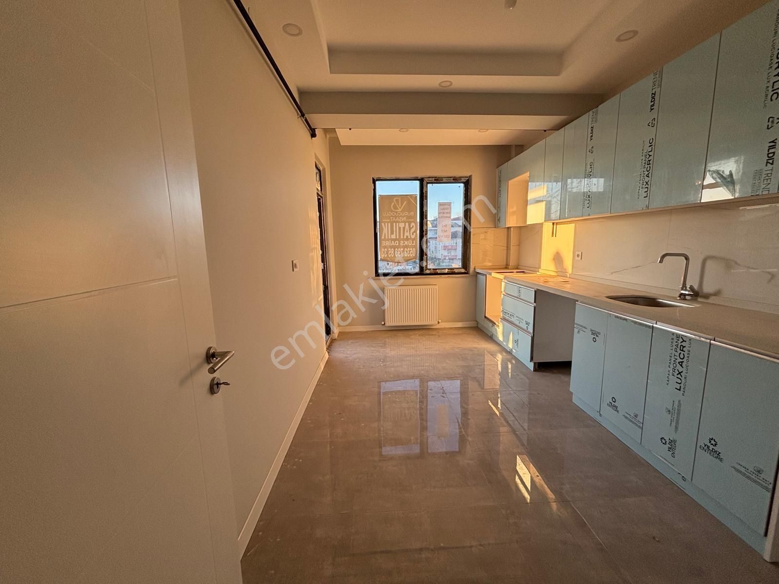 Tokay'dan3+1 136m2 Giyinme Odalı Perşembe Pazarının İçinde Daire - Görsel 2