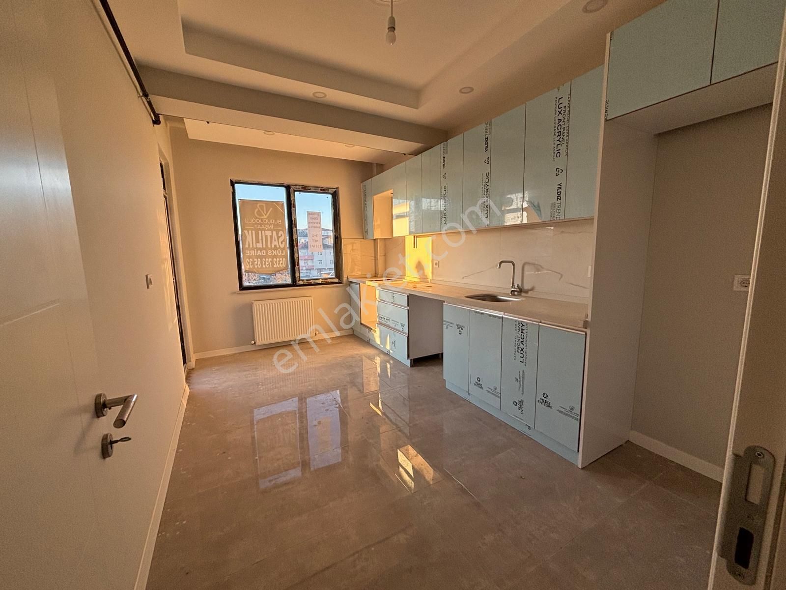 Tokay'dan3+1 136m2 Giyinme Odalı Perşembe Pazarının İçinde Daire