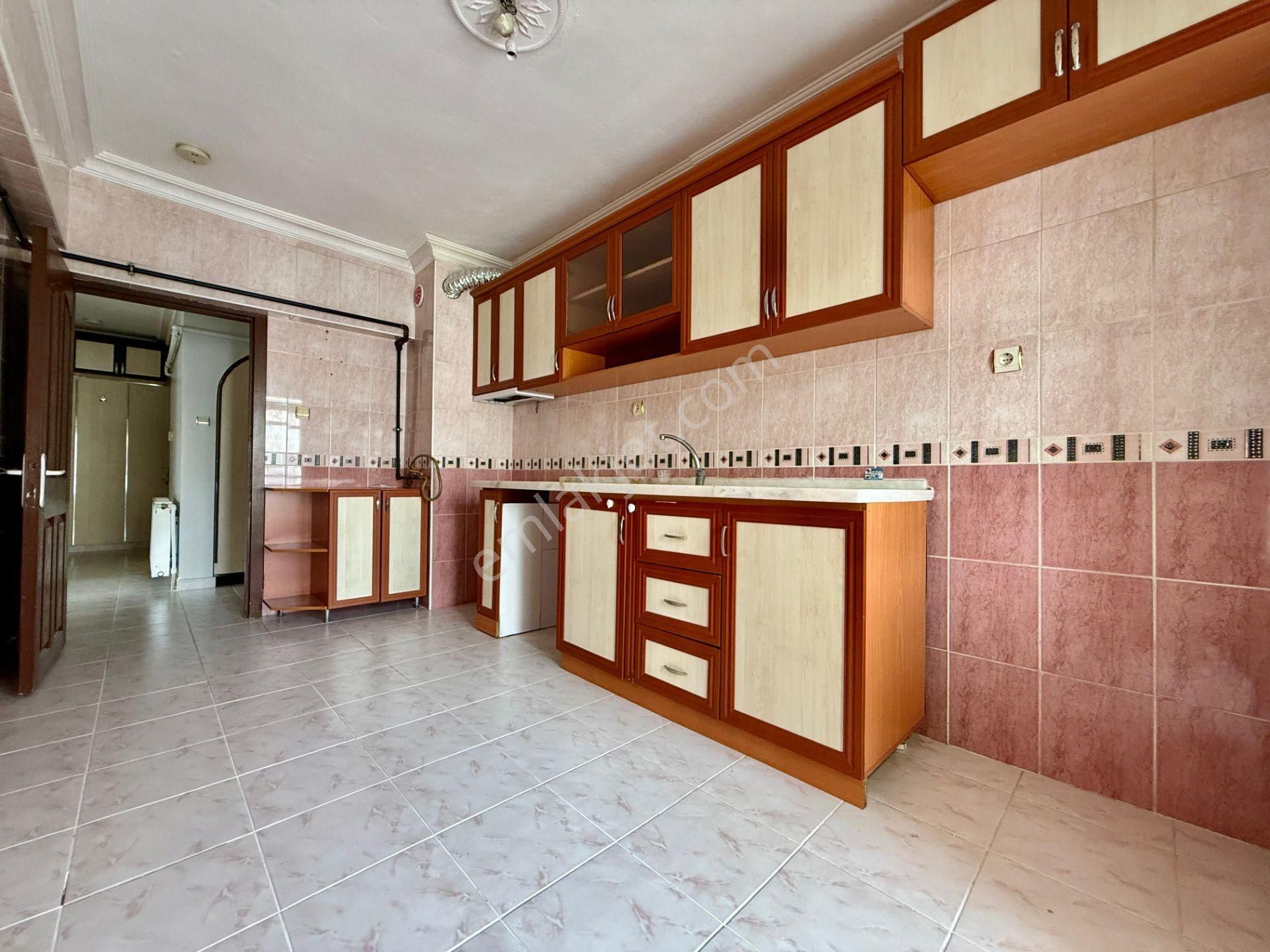 Kalecik Emlak'tan Hicret Camii Yakını Katta G.cephe Kilerli 3+1 Daire - Görsel 3