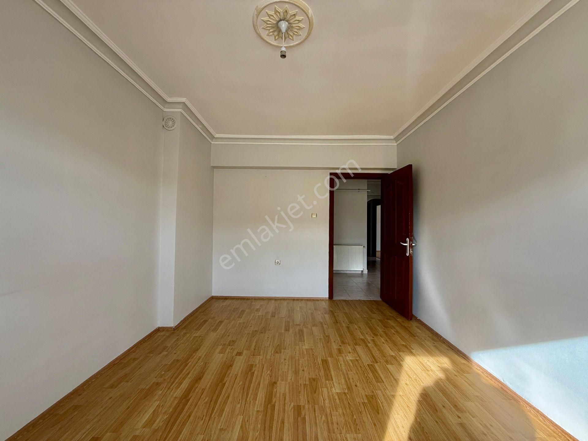 Kalecik Emlak'tan Hicret Camii Yakını Katta G.cephe Kilerli 3+1 Daire - Görsel 12