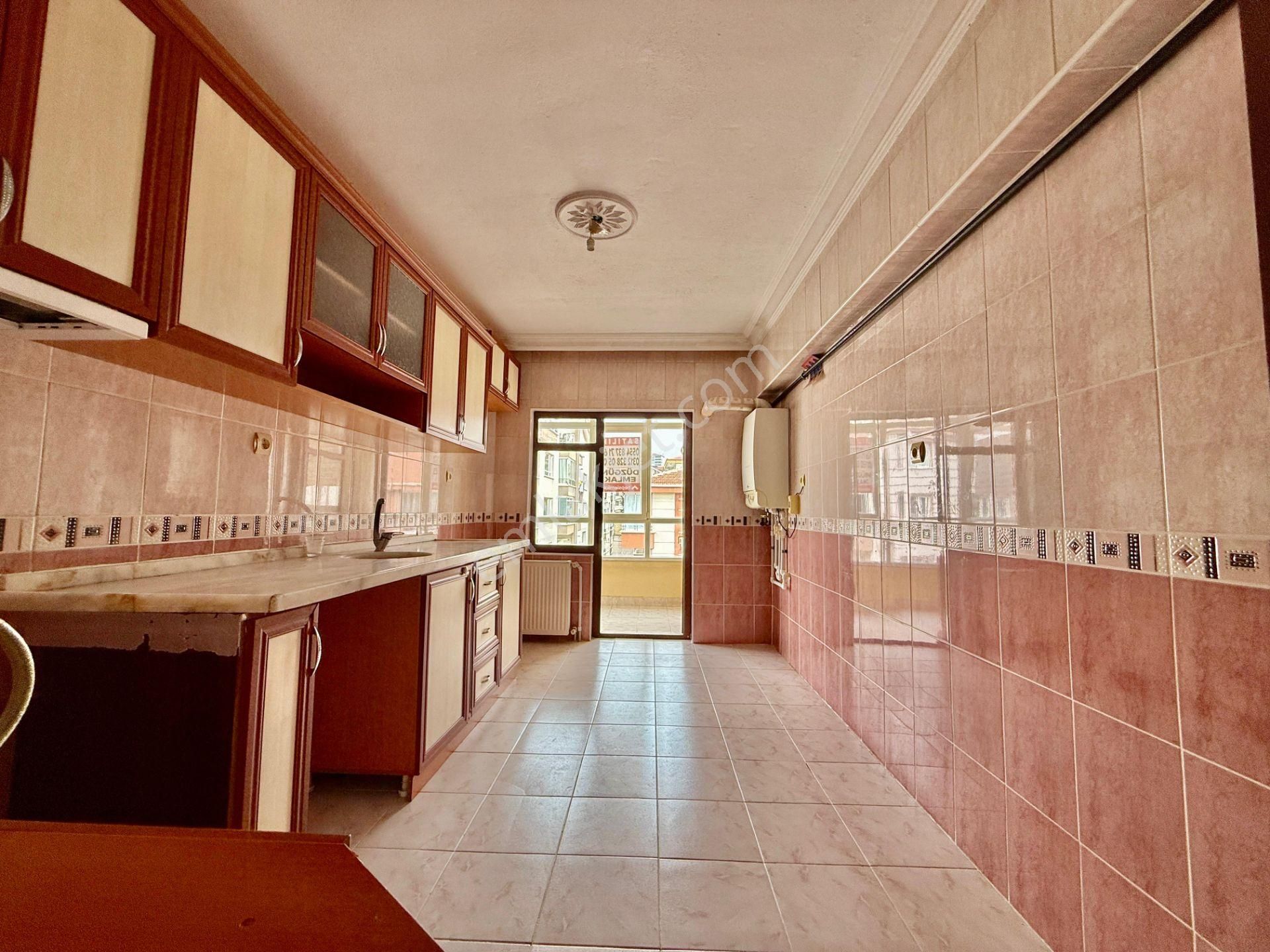 Kalecik Emlak'tan Hicret Camii Yakını Katta G.cephe Kilerli 3+1 Daire