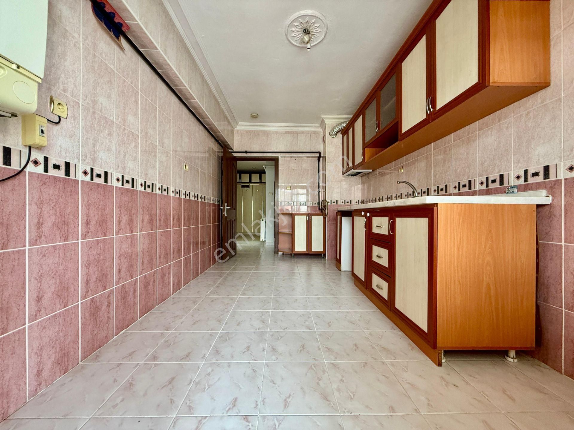 Kalecik Emlak'tan Hicret Camii Yakını Katta G.cephe Kilerli 3+1 Daire - Görsel 4