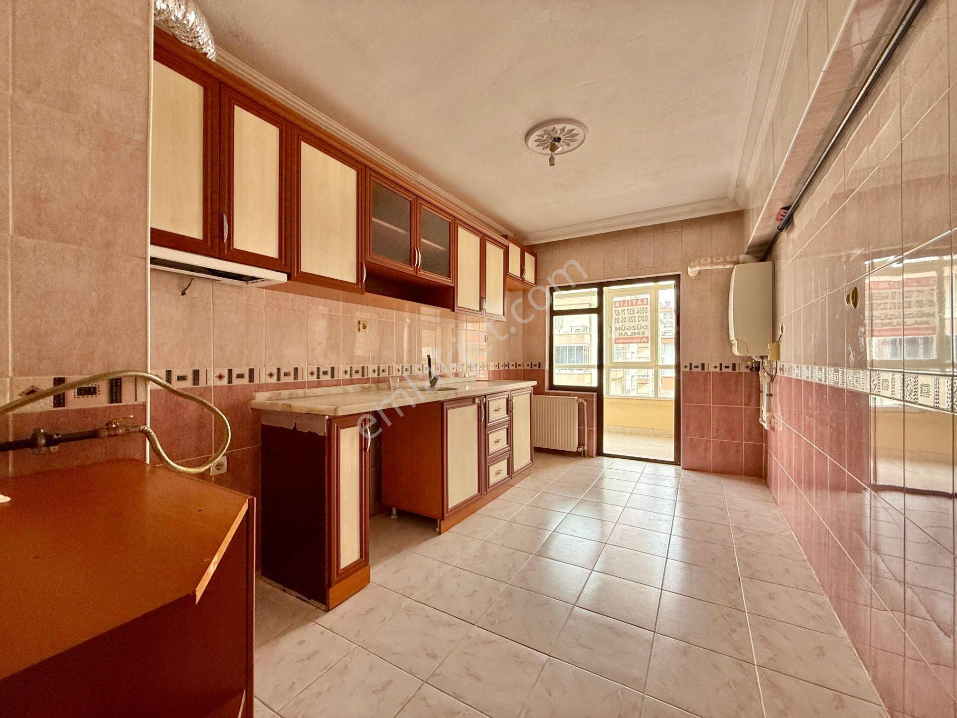 Kalecik Emlak'tan Hicret Camii Yakını Katta G.cephe Kilerli 3+1 Daire - Görsel 2