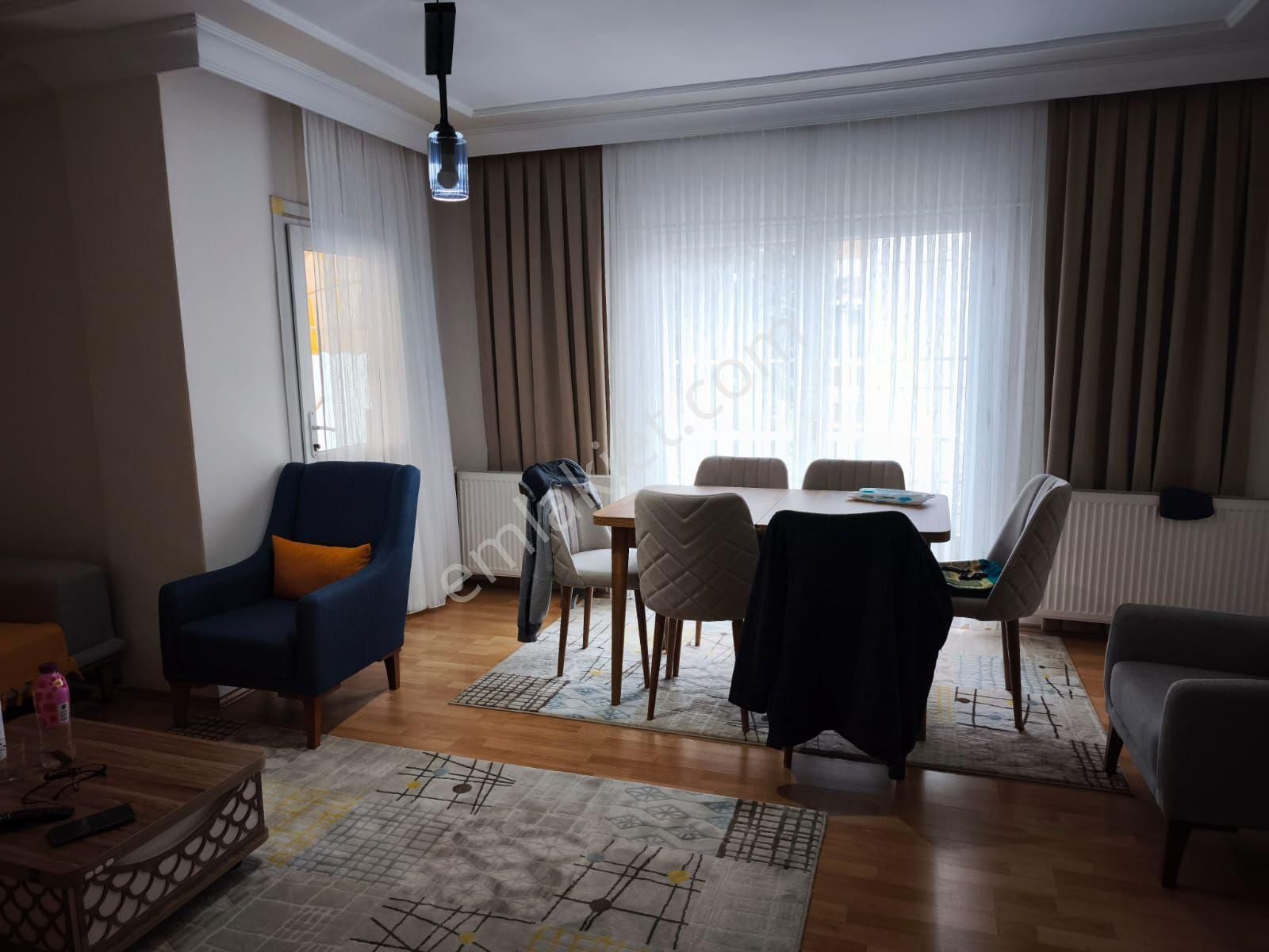 Pendik Güzelyalı Mahallesinde 3+1