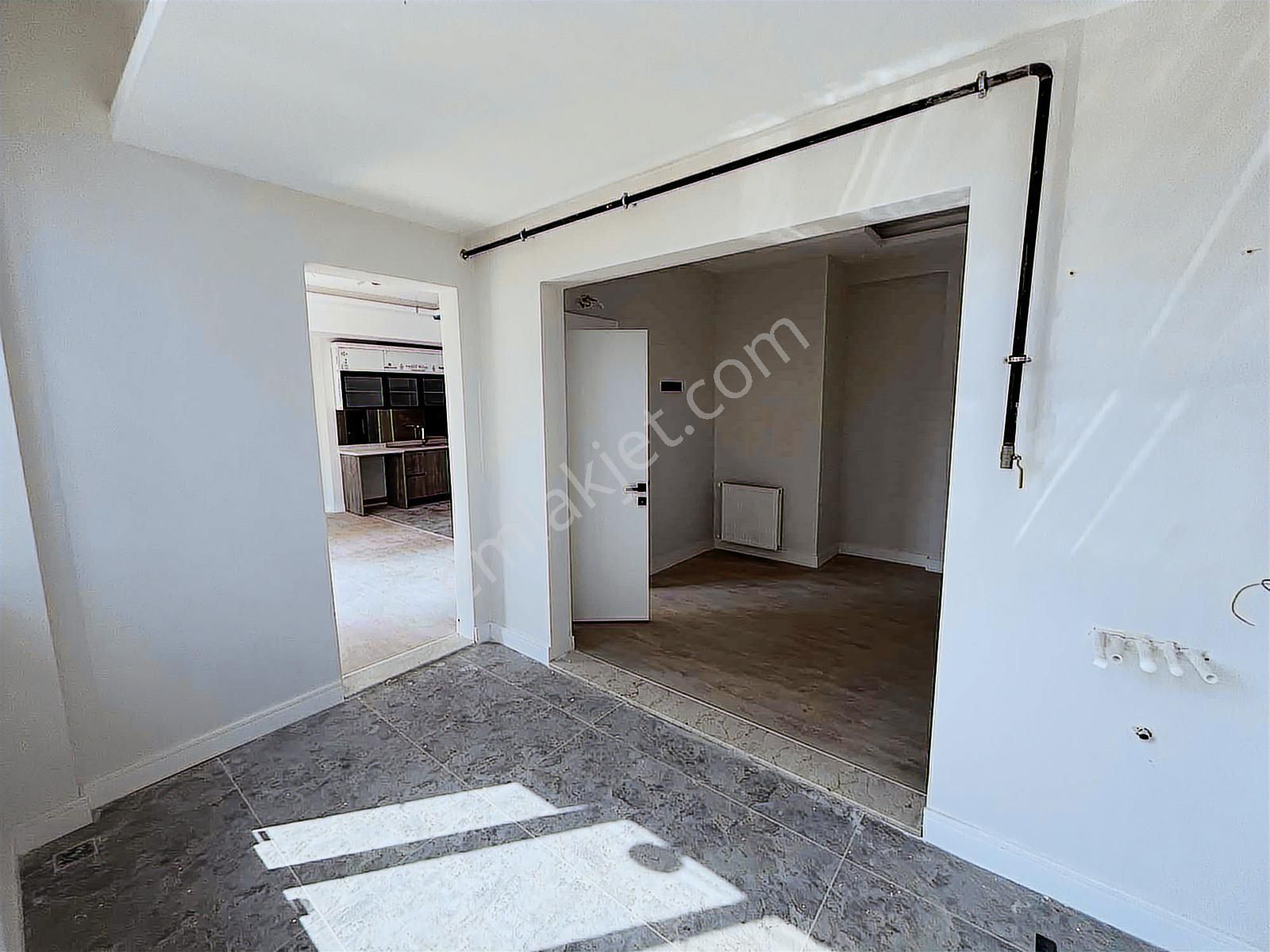 Prestijli Tuvalprojesinde 1.5+1 Kiralık Avax Gayrimenkulden - Görsel 6