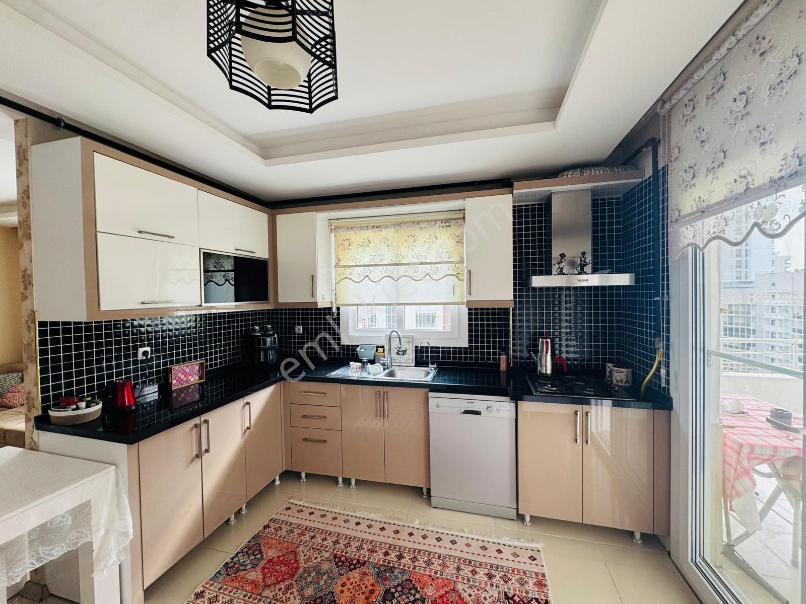 Avax*****yenişehir Çiftlikköyde Geniş Oturumlu 3+1 Fırsat Daire