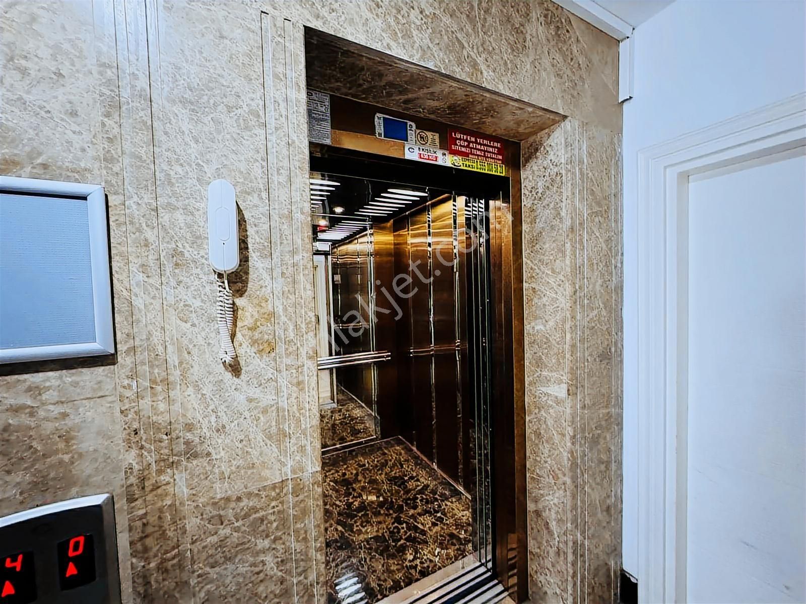 Avax****mersinin En Gözde Yeri Üni.cad. Satılık Eşyalı Geniş 2+1 - Görsel 17