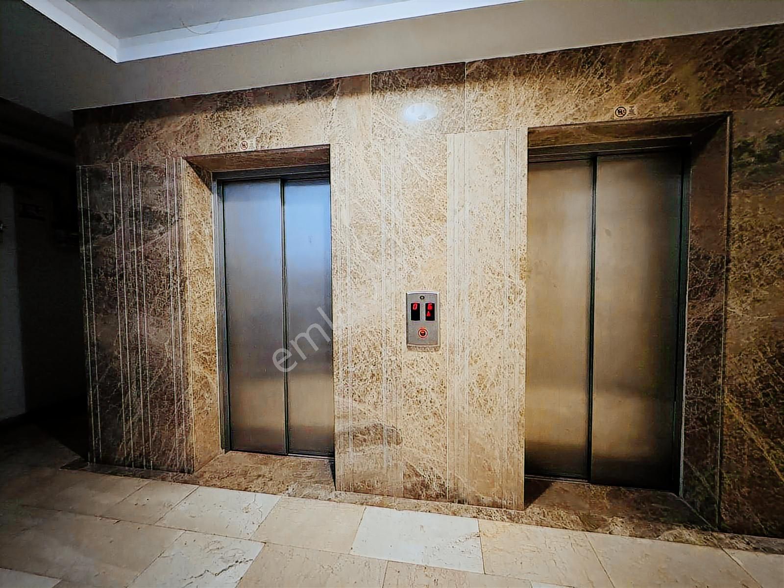 Avax****mersinin En Gözde Yeri Üni.cad. Satılık Eşyalı Geniş 2+1 - Görsel 23