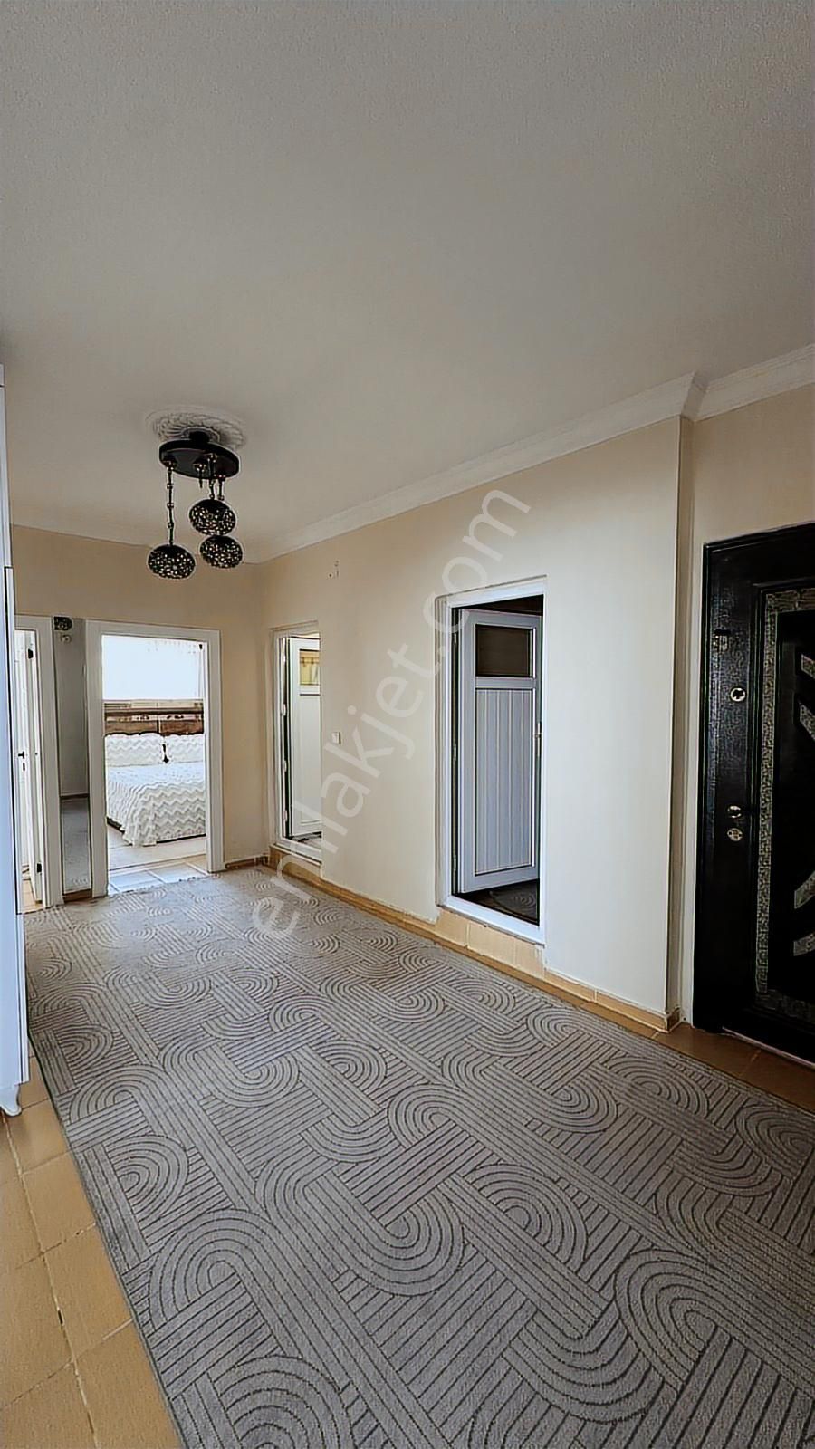 Sağlık Mahallesinde Masrafsız 3+1 Taşınmaya Hazır Fırsat Daire - Görsel 15