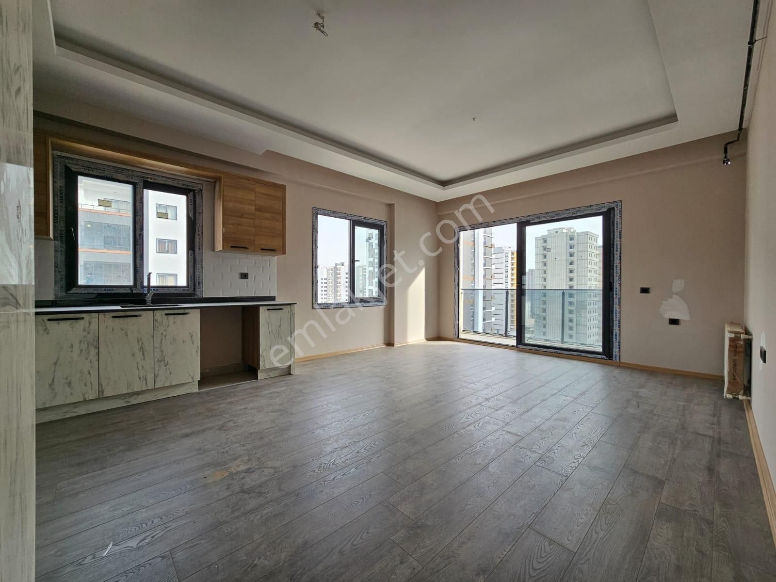 Tecede Ana Yola & Denize Yakın | Havuzlu Sitede Prestijli 1+1