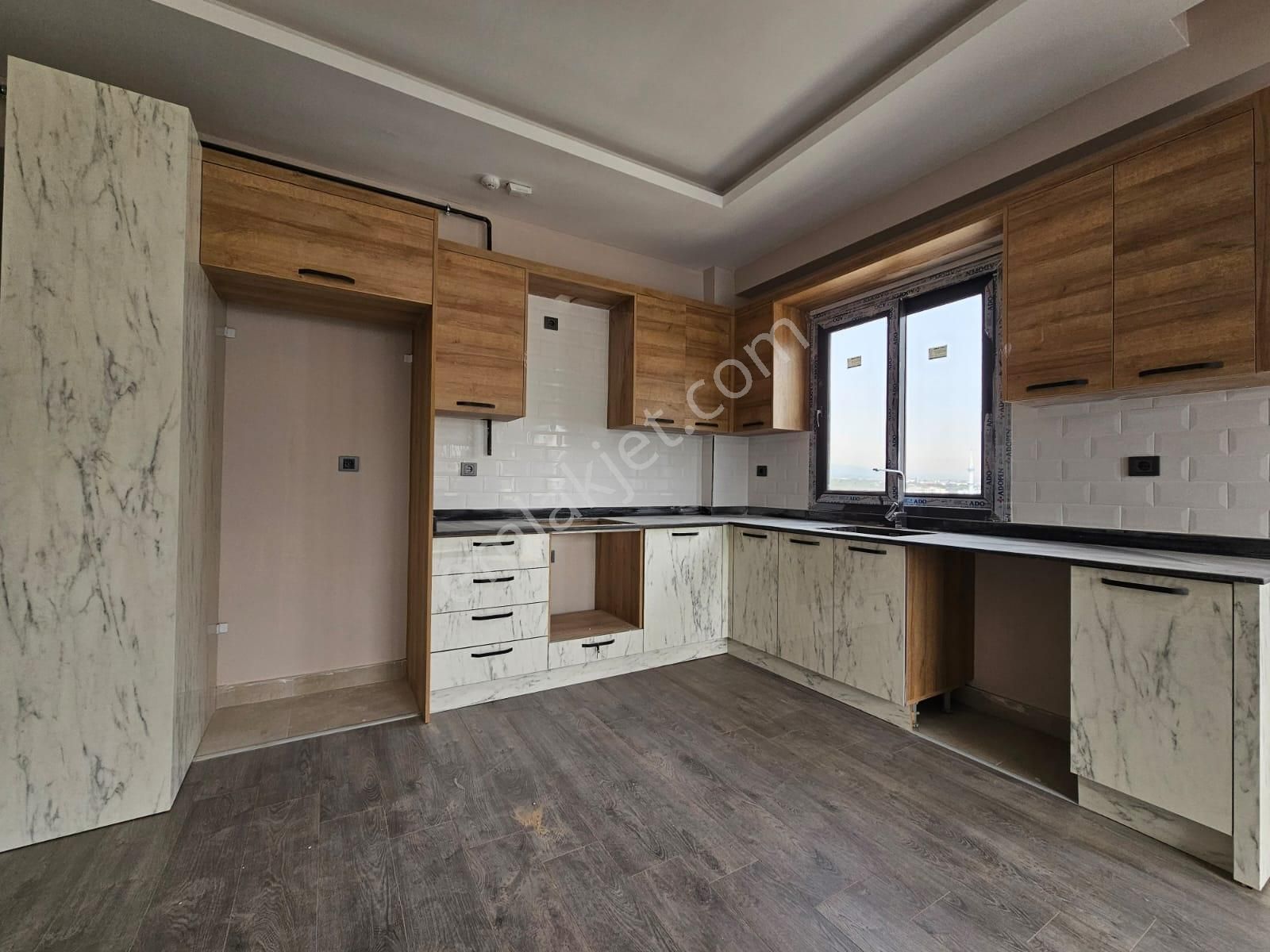 Tecede Ana Yola & Denize Yakın | Havuzlu Sitede Prestijli 1+1 - Görsel 2