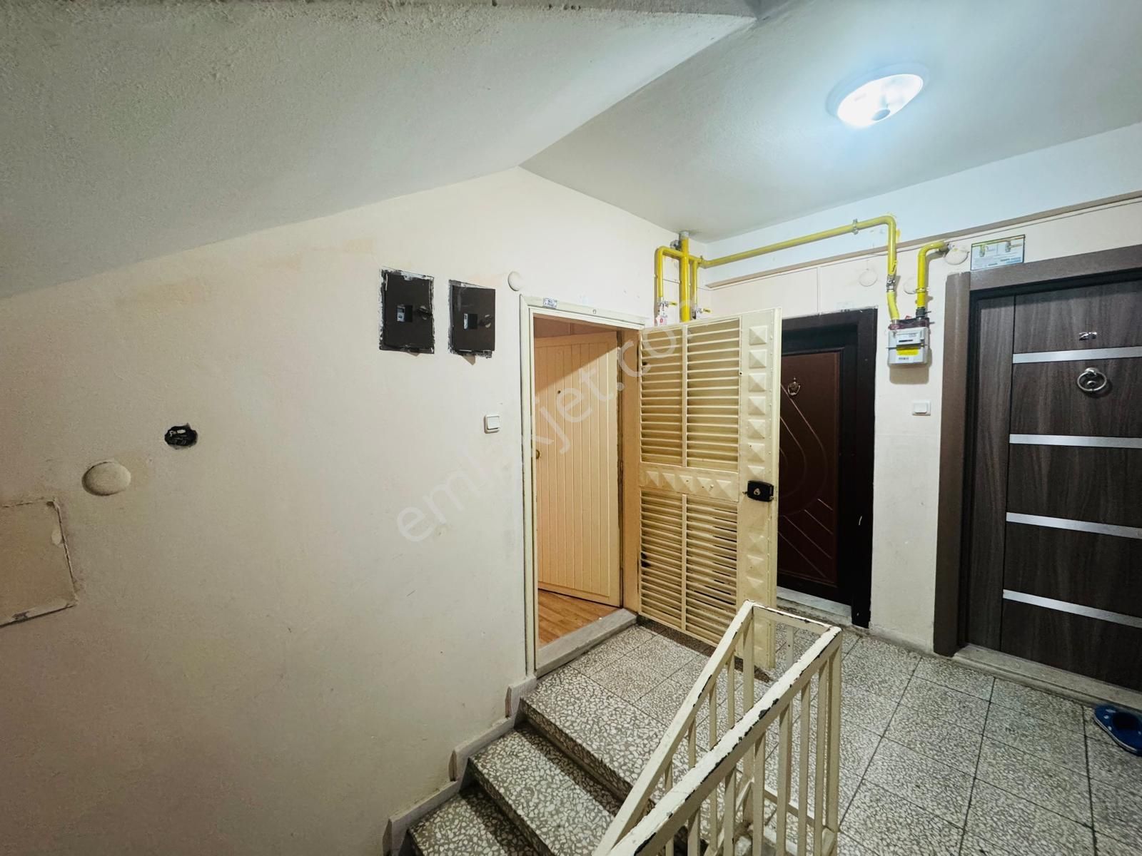 Mezitli Atatürk Mahallesinde Merkezi Konumda Geniş 3+1 Kiralık - Görsel 3