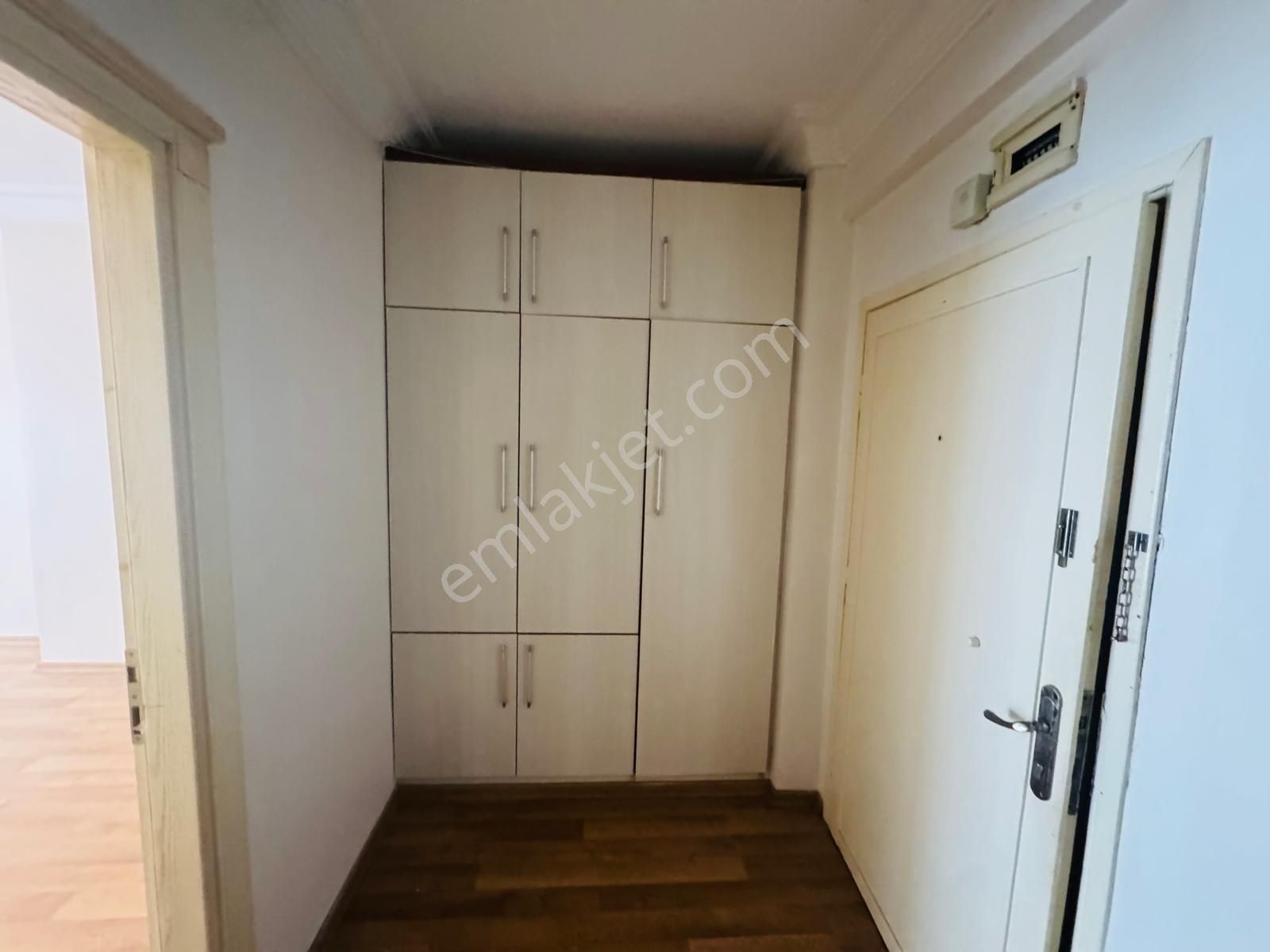 Mezitli Atatürk Mahallesinde Merkezi Konumda Geniş 3+1 Kiralık - Görsel 4