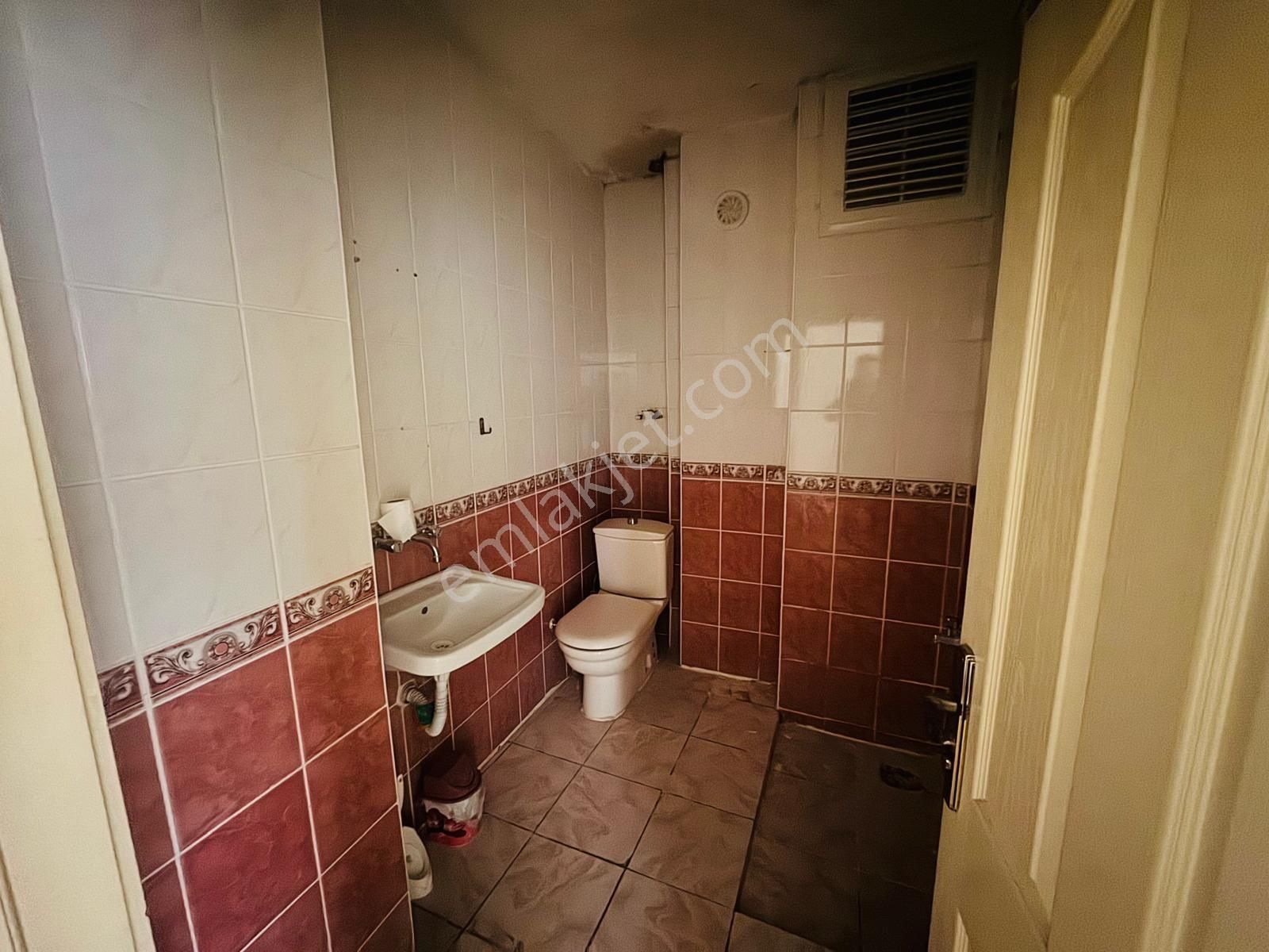 Mezitli Atatürk Mahallesinde Merkezi Konumda Geniş 3+1 Kiralık - Görsel 10