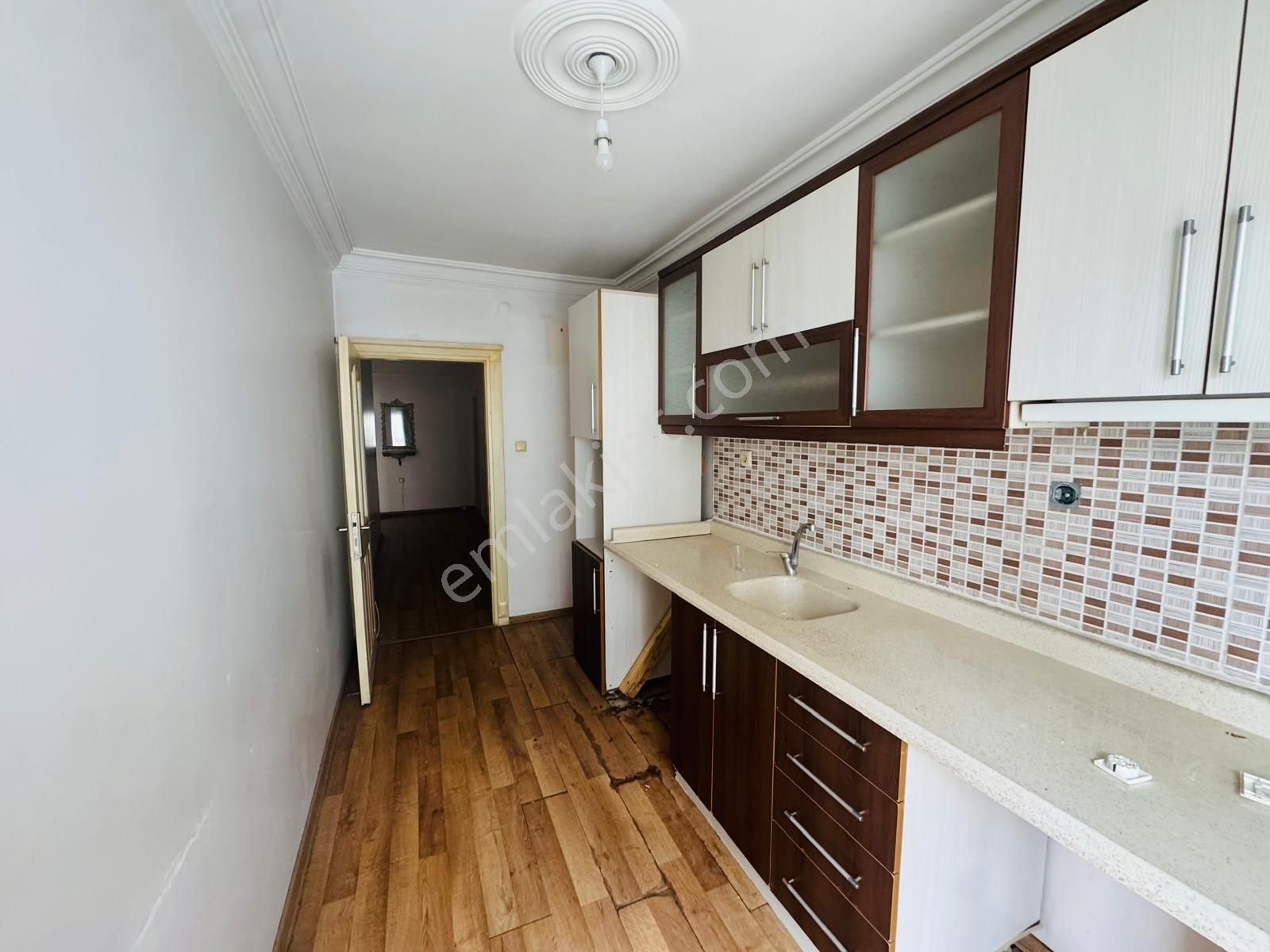 Mezitli Atatürk Mahallesinde Merkezi Konumda Geniş 3+1 Kiralık - Görsel 15