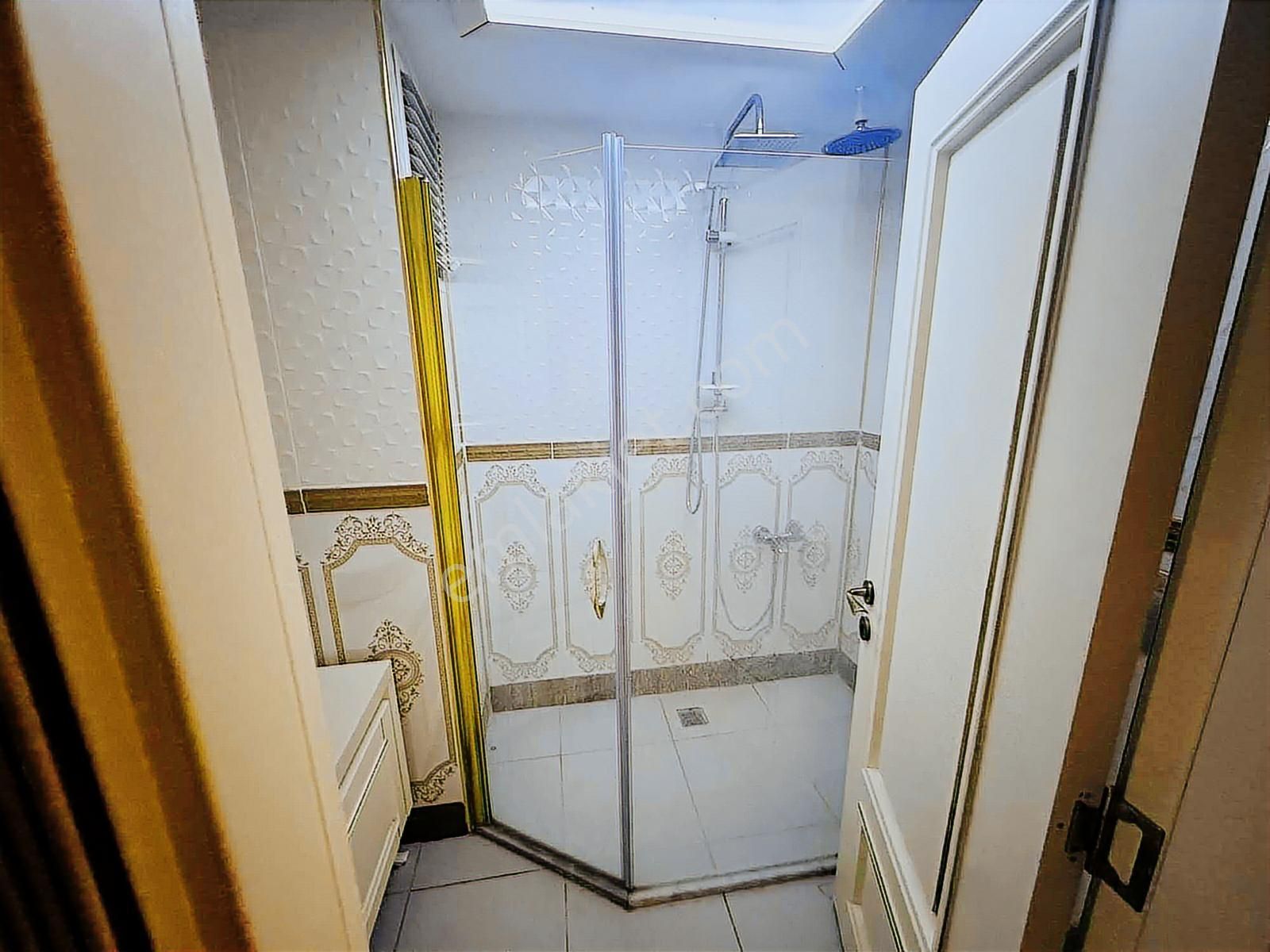 Üniversite Caddesine Yakın Aileye Sitesi 4+1 Lüks Kiralık - Görsel 18