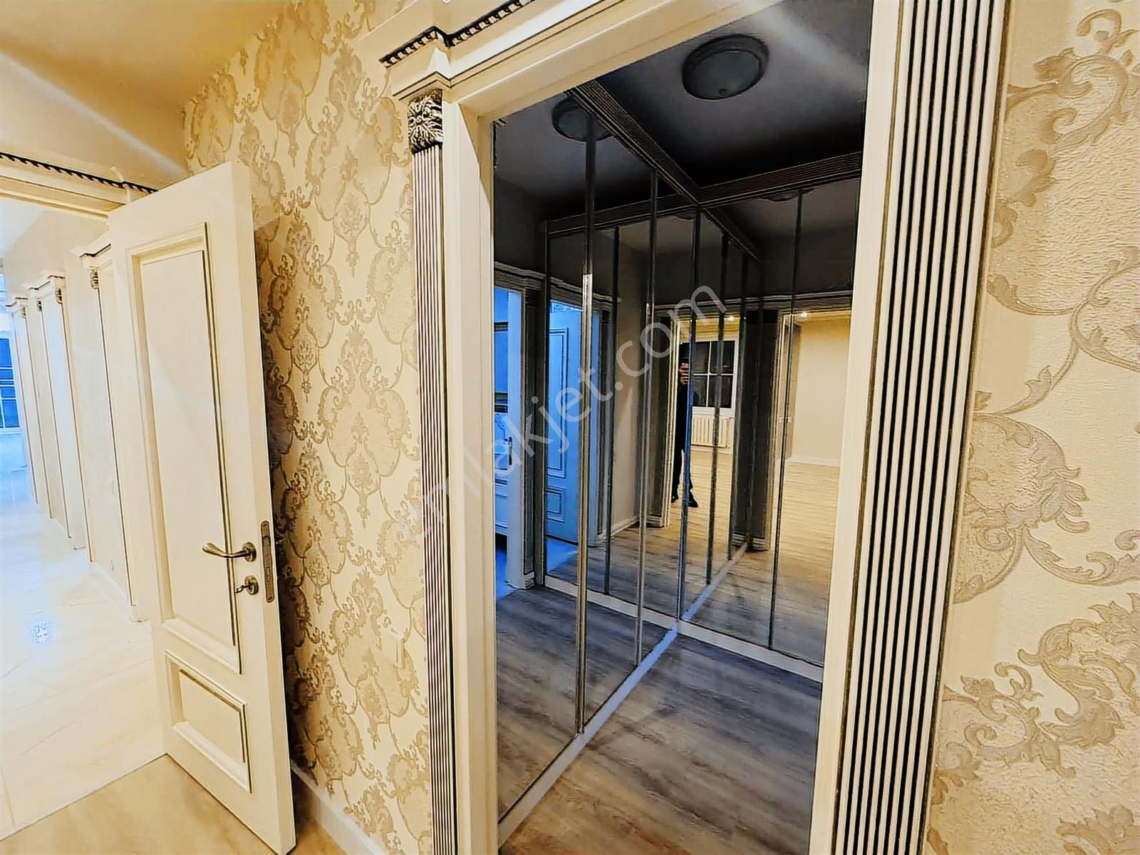 Üniversite Caddesine Yakın Aileye Sitesi 4+1 Lüks Kiralık - Görsel 11