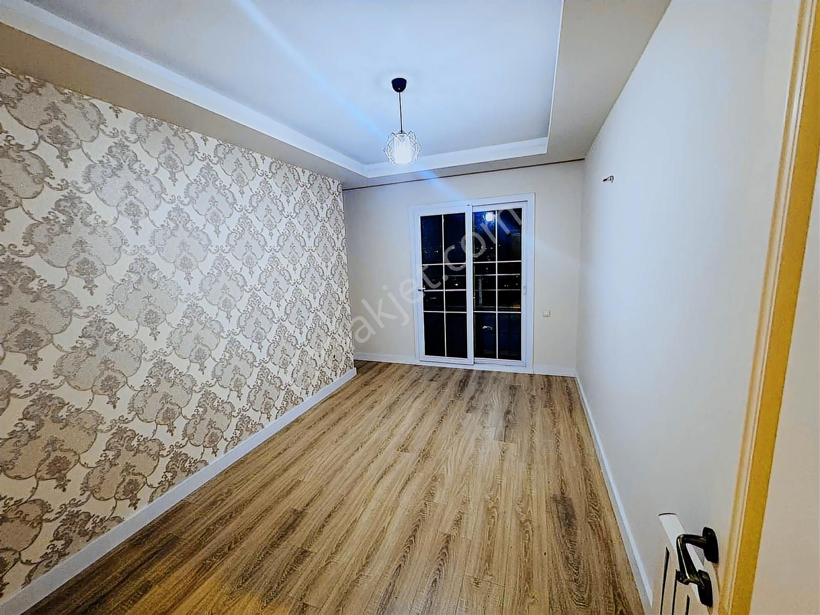 Üniversite Caddesine Yakın Aileye Sitesi 4+1 Lüks Kiralık - Görsel 7
