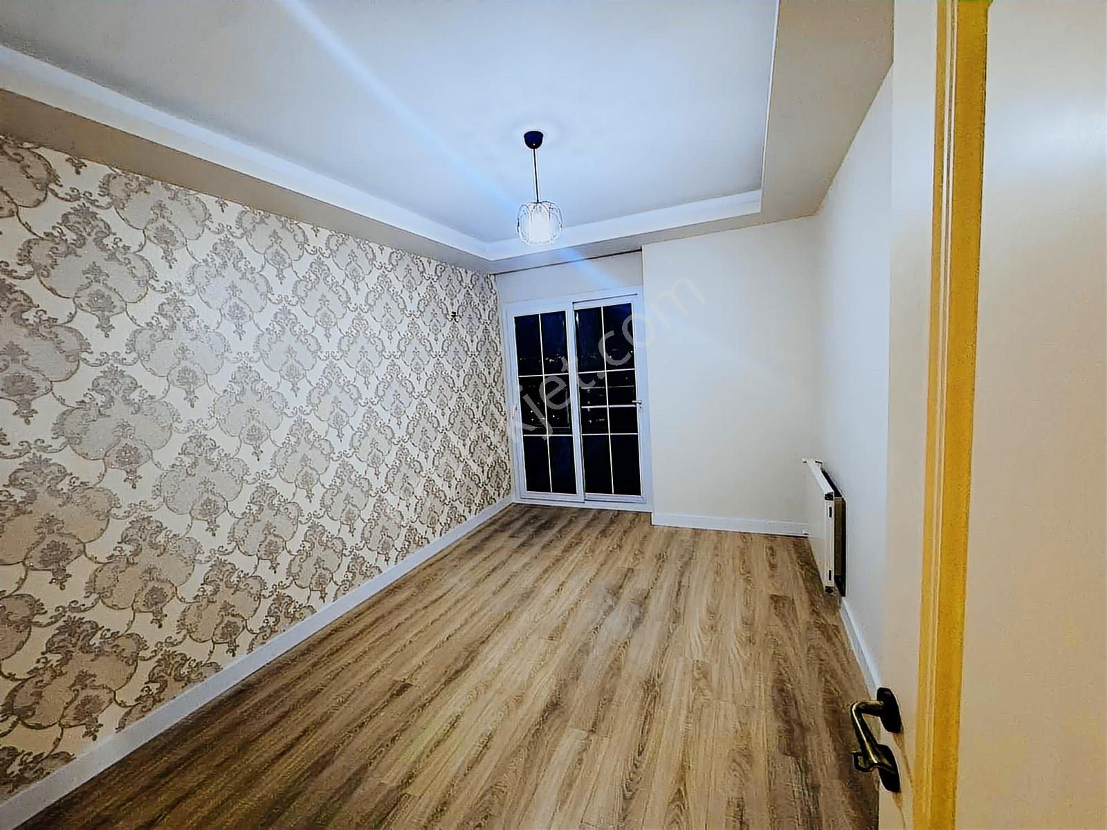 Üniversite Caddesine Yakın Aileye Sitesi 4+1 Lüks Kiralık - Görsel 4