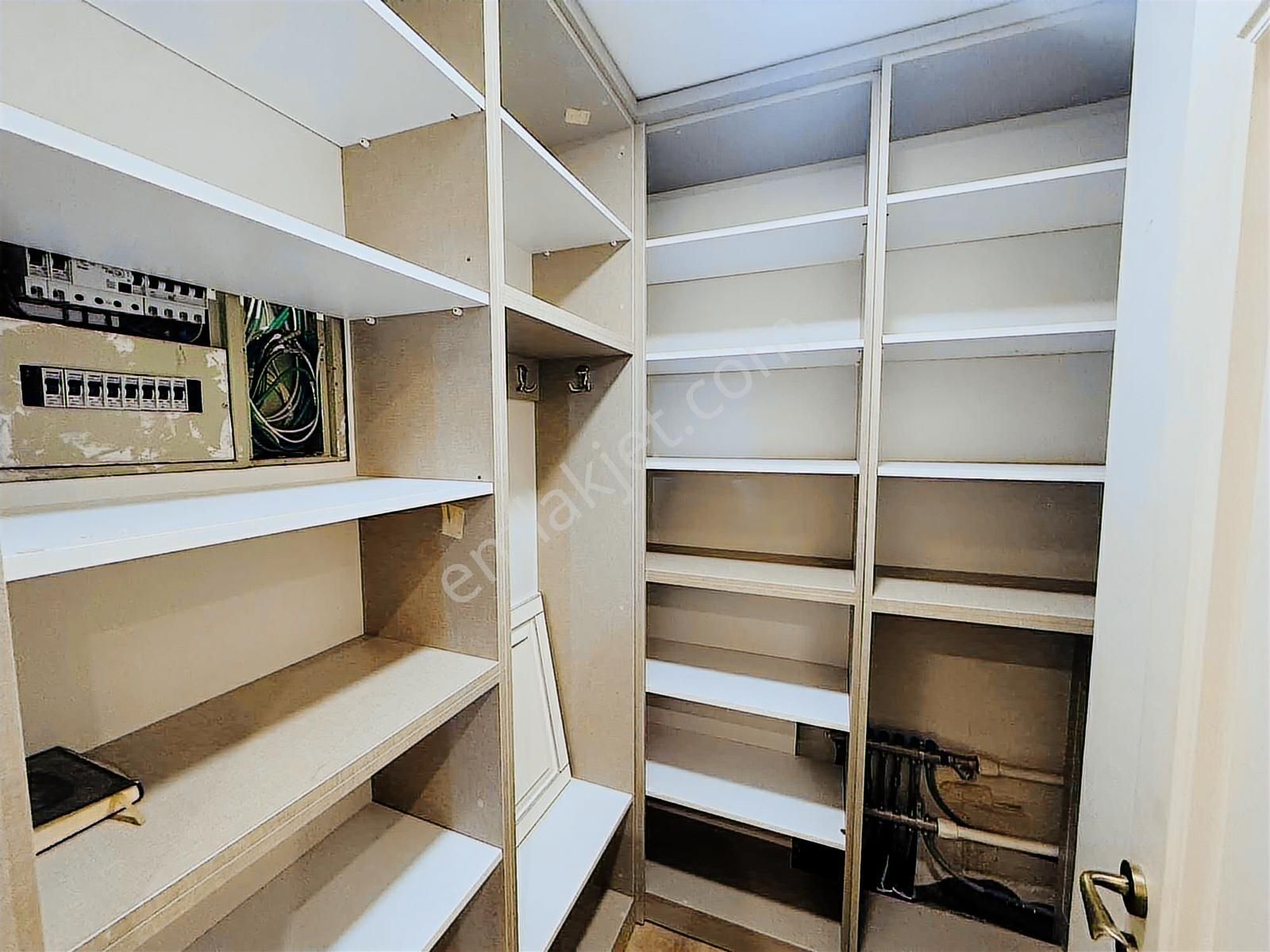 Üniversite Caddesine Yakın Aileye Sitesi 4+1 Lüks Kiralık - Görsel 5