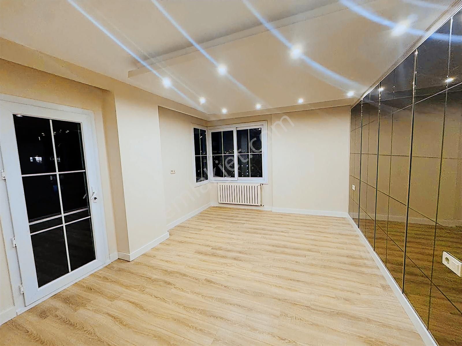 Üniversite Caddesine Yakın Aileye Sitesi 4+1 Lüks Kiralık - Görsel 10
