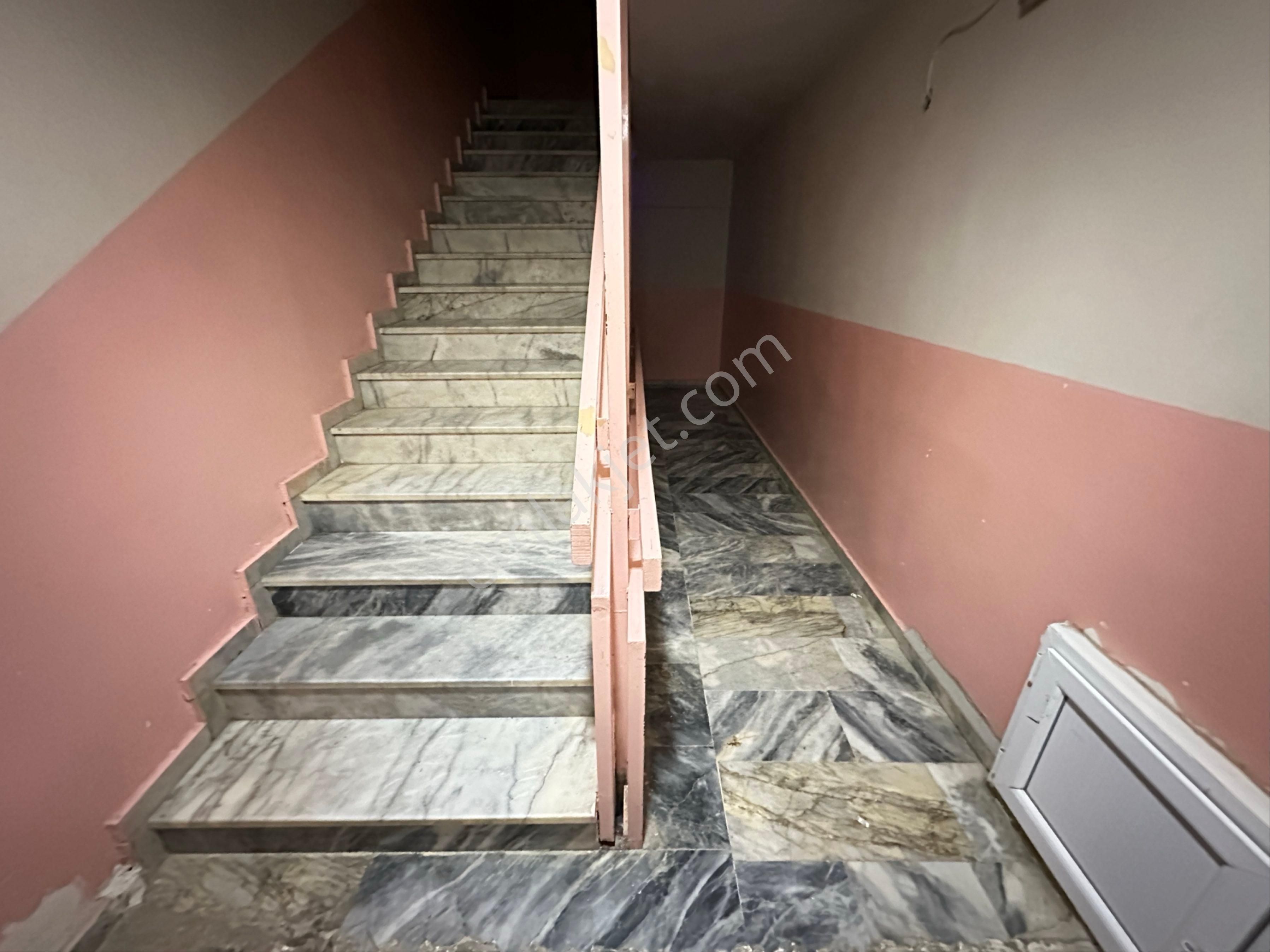 Metroya Yakın Site İçerisinde 3+1 Kiralık Daire - Görsel 3