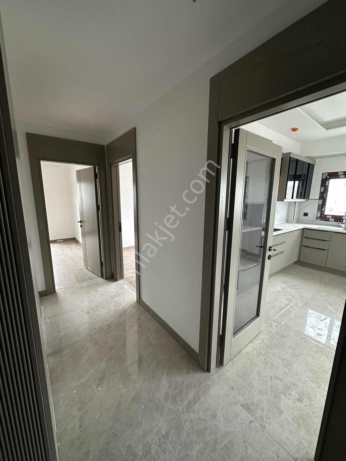 Avax Gayrimenkulden Doğalgazlı Havuzlu Kiralık 2+1 Daire - Görsel 17