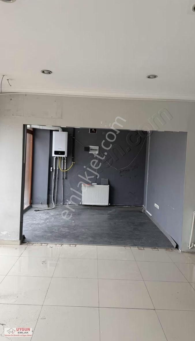 Hastane Dibinde Kiralık Dükkan - Görsel 2