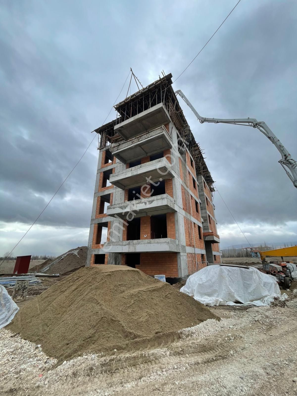 Afyon Üçok Emlaktan Ali İhsan Paşa Mah Satılık Sıfır Lüx 3+1 Daireler - Görsel 2