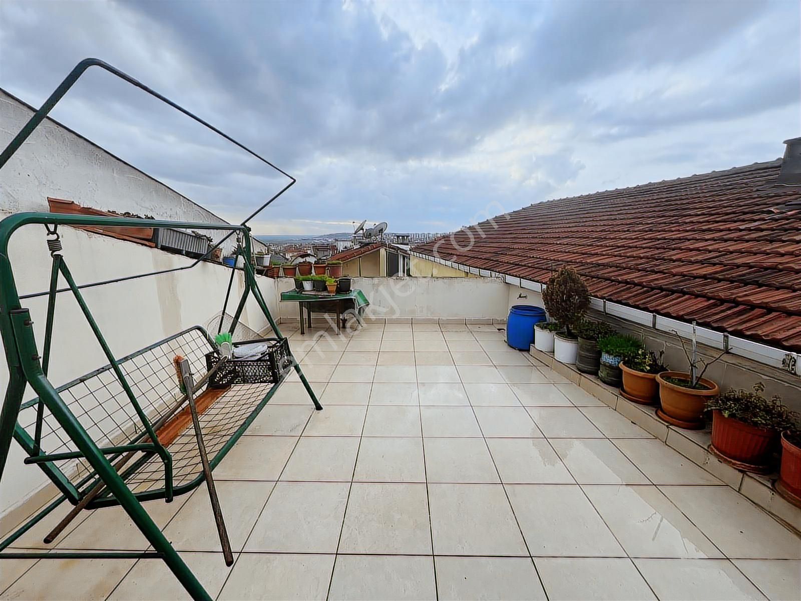 Valleyden Çobançeşmede 5+1 Dubleks Masrafsız Daire