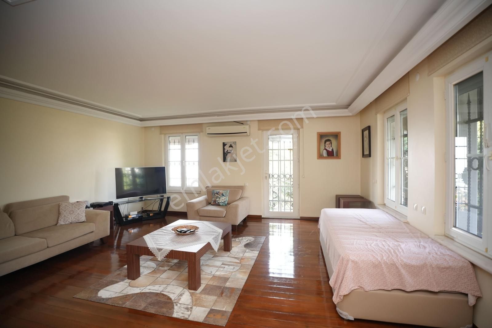 Geniş Aileler İçin İdeal, Havuzlu 7+2 Müstakil Villa - Görsel 6