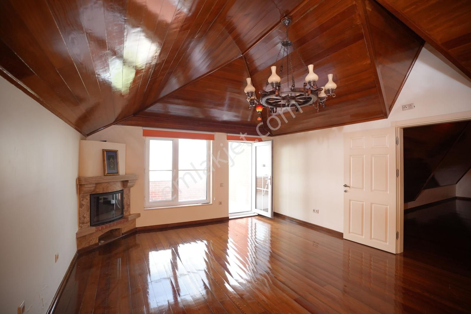 Geniş Aileler İçin İdeal, Havuzlu 7+2 Müstakil Villa - Görsel 19