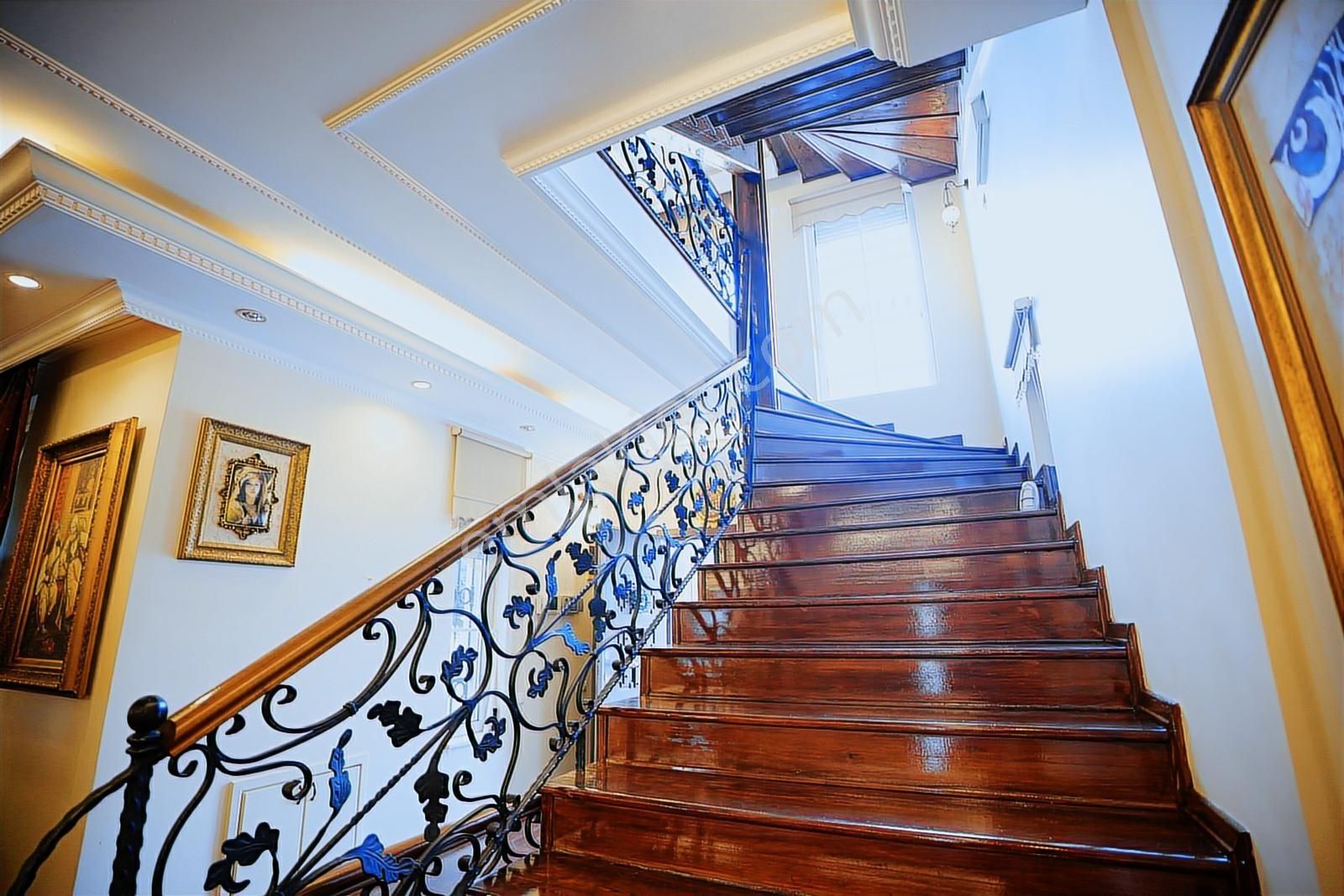 Geniş Aileler İçin İdeal, Havuzlu 7+2 Müstakil Villa - Görsel 11