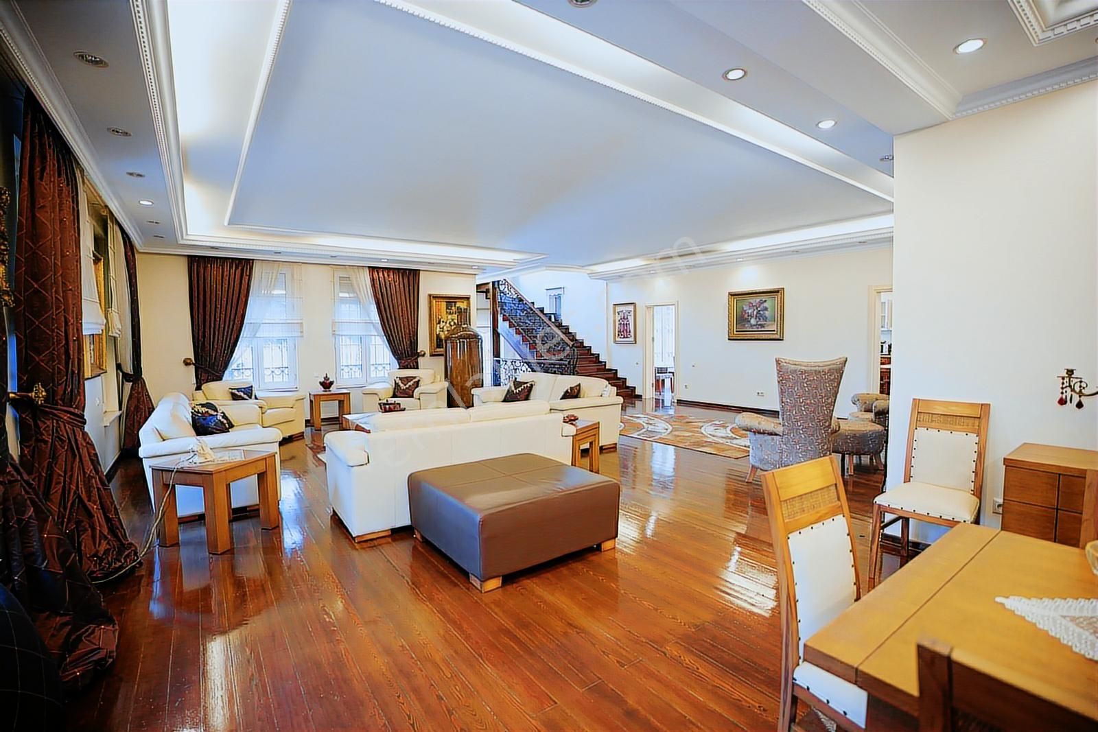 Geniş Aileler İçin İdeal, Havuzlu 7+2 Müstakil Villa - Görsel 3