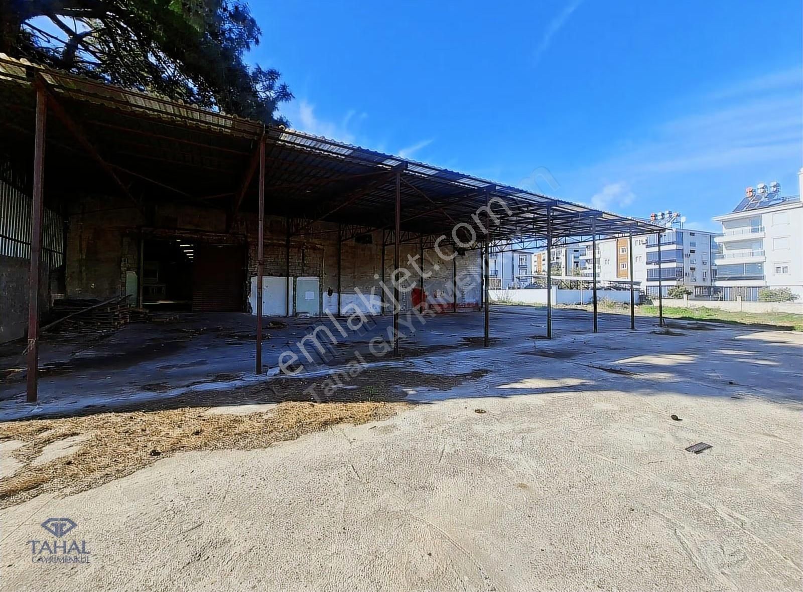 Antalya Kepez Demirel Mh. 3554 M2 Arsa İçerisinde Kiralık Depo