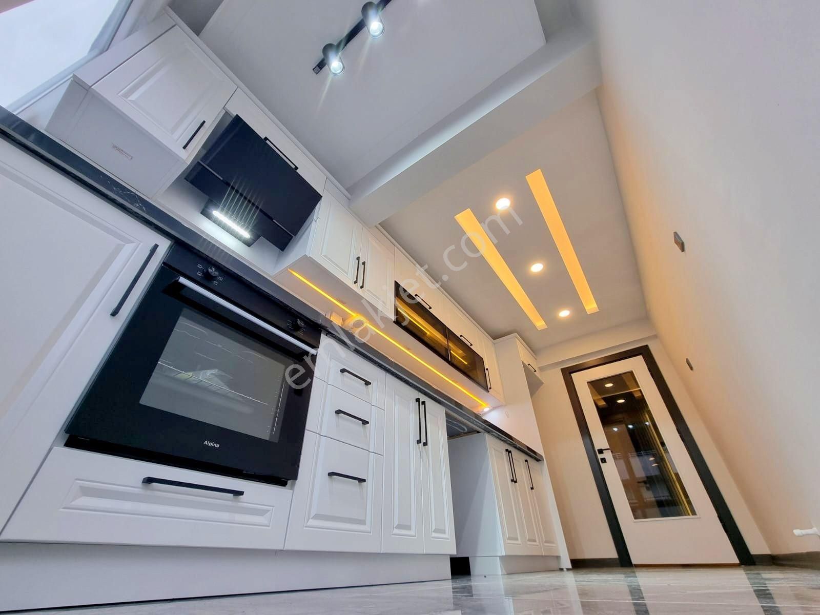 🟣⚫akçayın Merkezin'de Arakat Ön Cephe Muhteşem Tasarımıyla Göz Alan 2+1 Daire