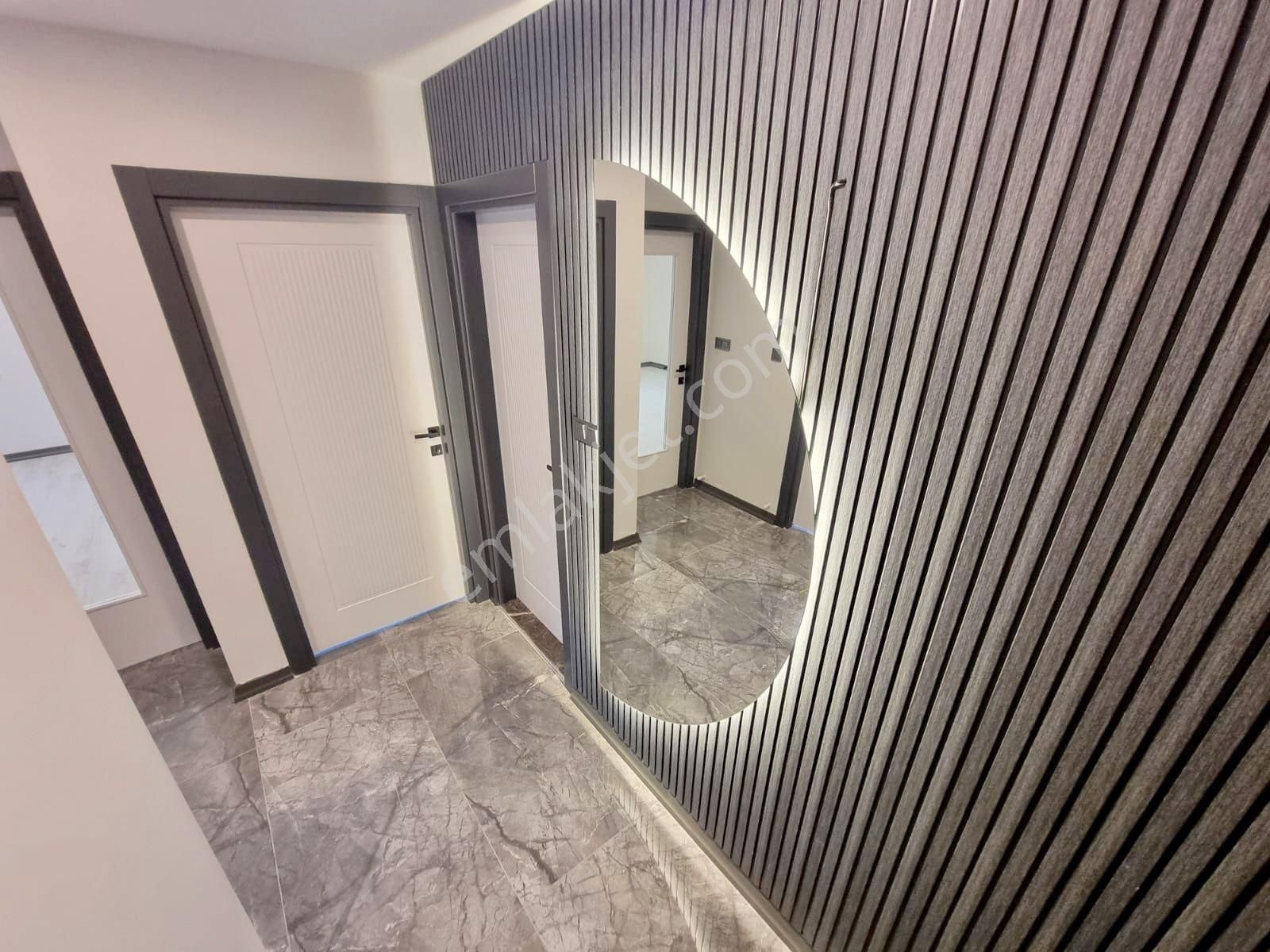 🟣⚫akçayın Merkezin'de Arakat Ön Cephe Muhteşem Tasarımıyla Göz Alan 2+1 Daire - Görsel 4