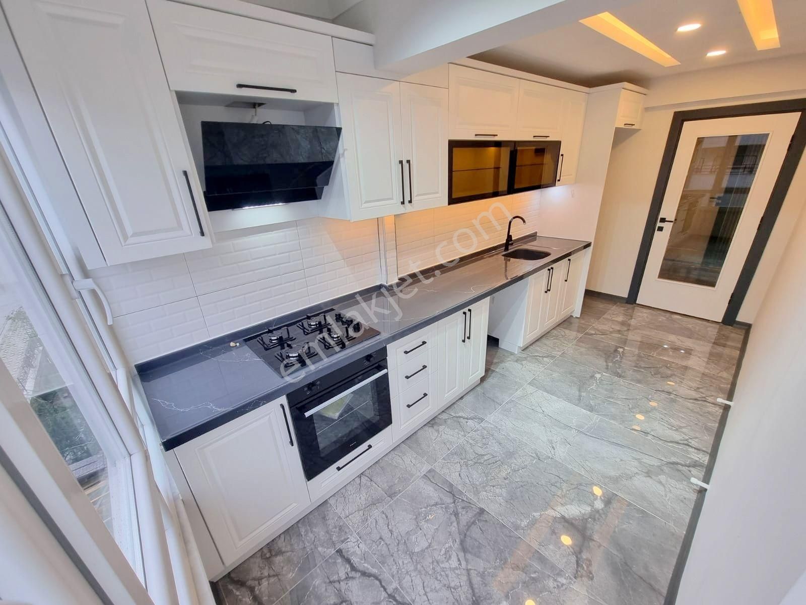 🟣⚫akçayın Merkezin'de Arakat Ön Cephe Muhteşem Tasarımıyla Göz Alan 2+1 Daire - Görsel 3