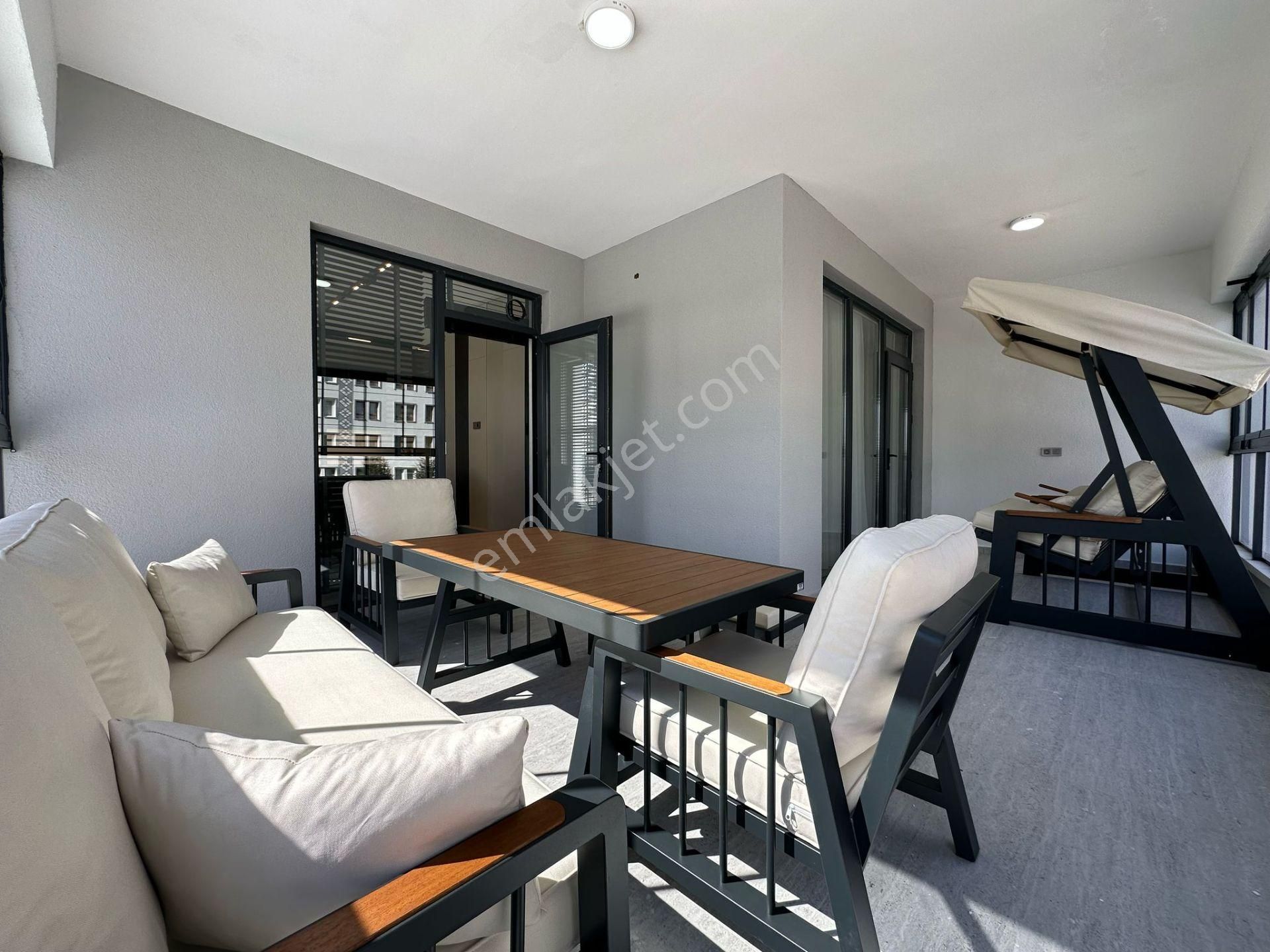 Pursaklar Mehmet Zengin Emlak'tan Kapalı Otoparklı Çift Banyolu 6.kat 4+1 Lüks Sitede Daire - Görsel 32