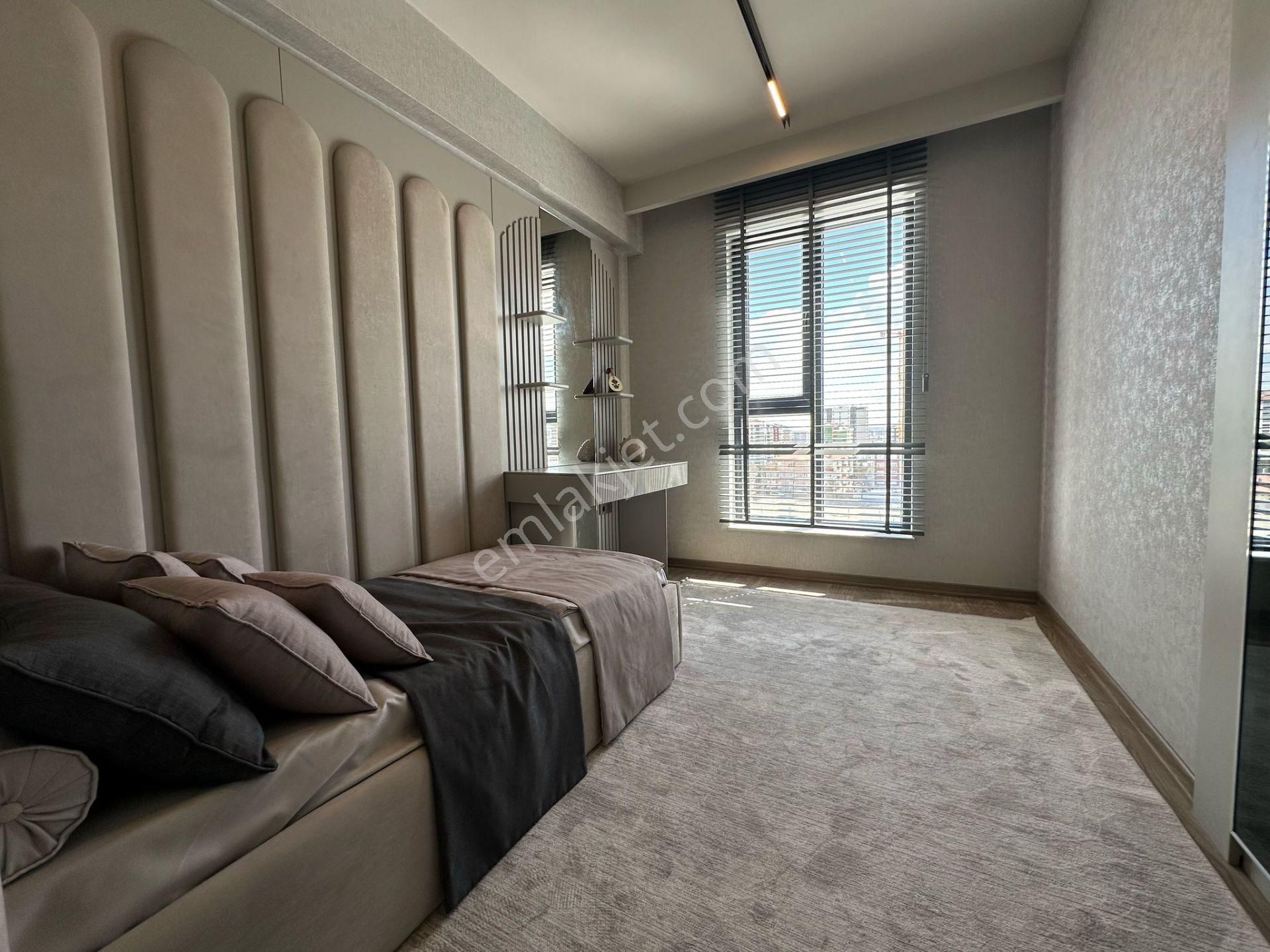 Pursaklar Mehmet Zengin Emlak'tan Kapalı Otoparklı Çift Banyolu 6.kat 4+1 Lüks Sitede Daire - Görsel 14