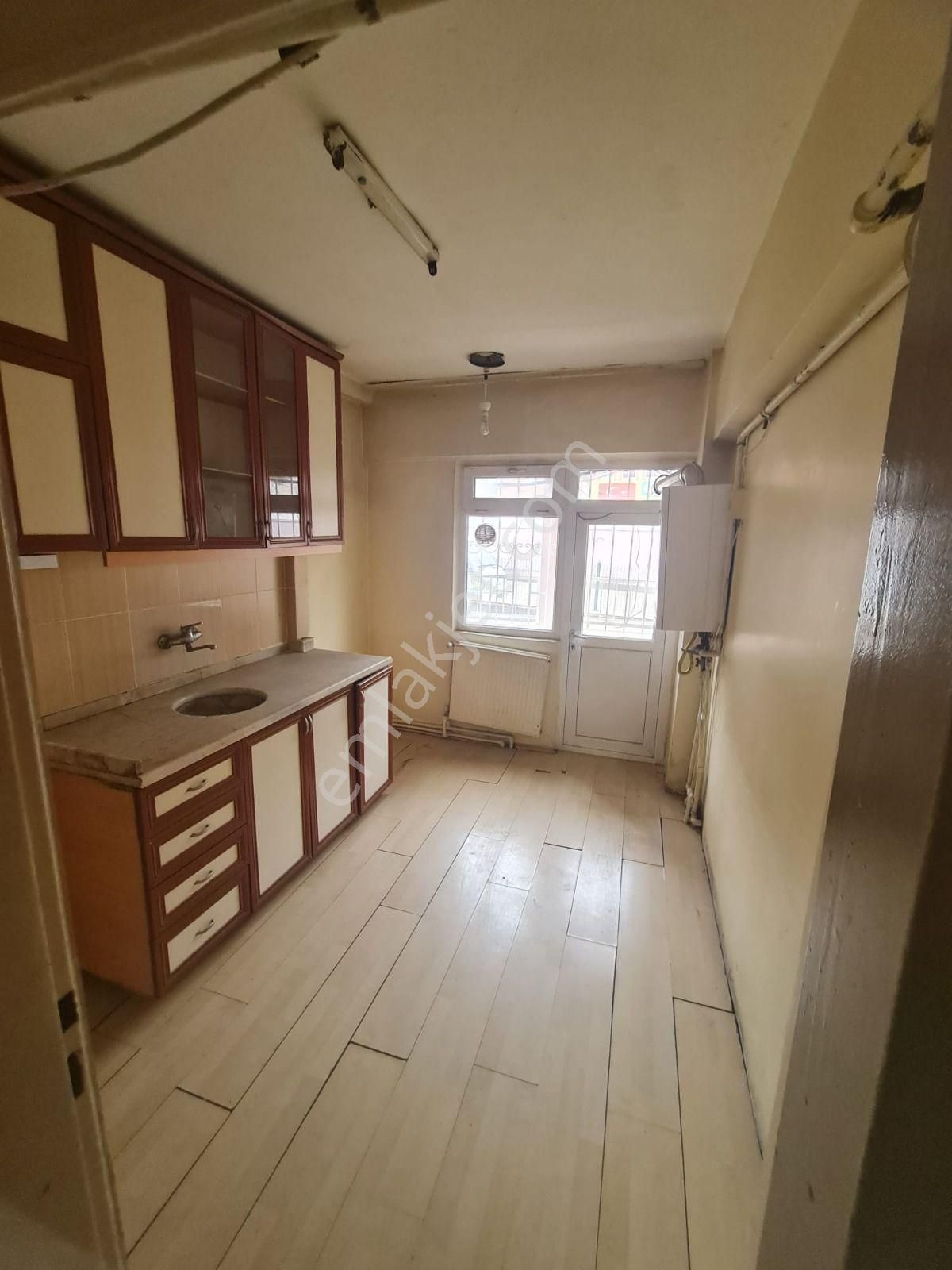 Selçuklu Mah.'de Satılık 3+1 Bağımsız Yüksek Giriş Daire